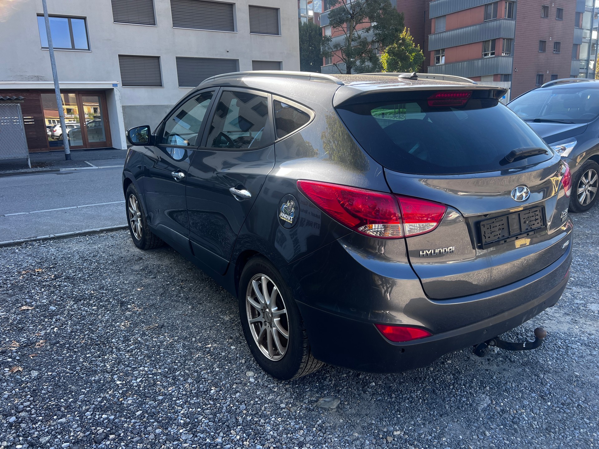 HYUNDAI iX 35 2.0 CRDi Premium 4WD Automatic-image-4
