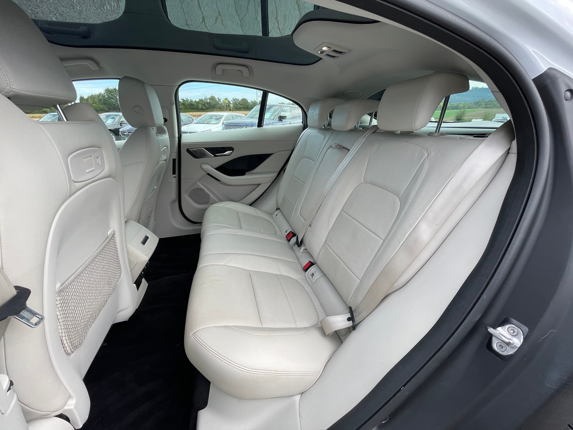 JAGUAR I-Pace EV400 SE AWD-image-12