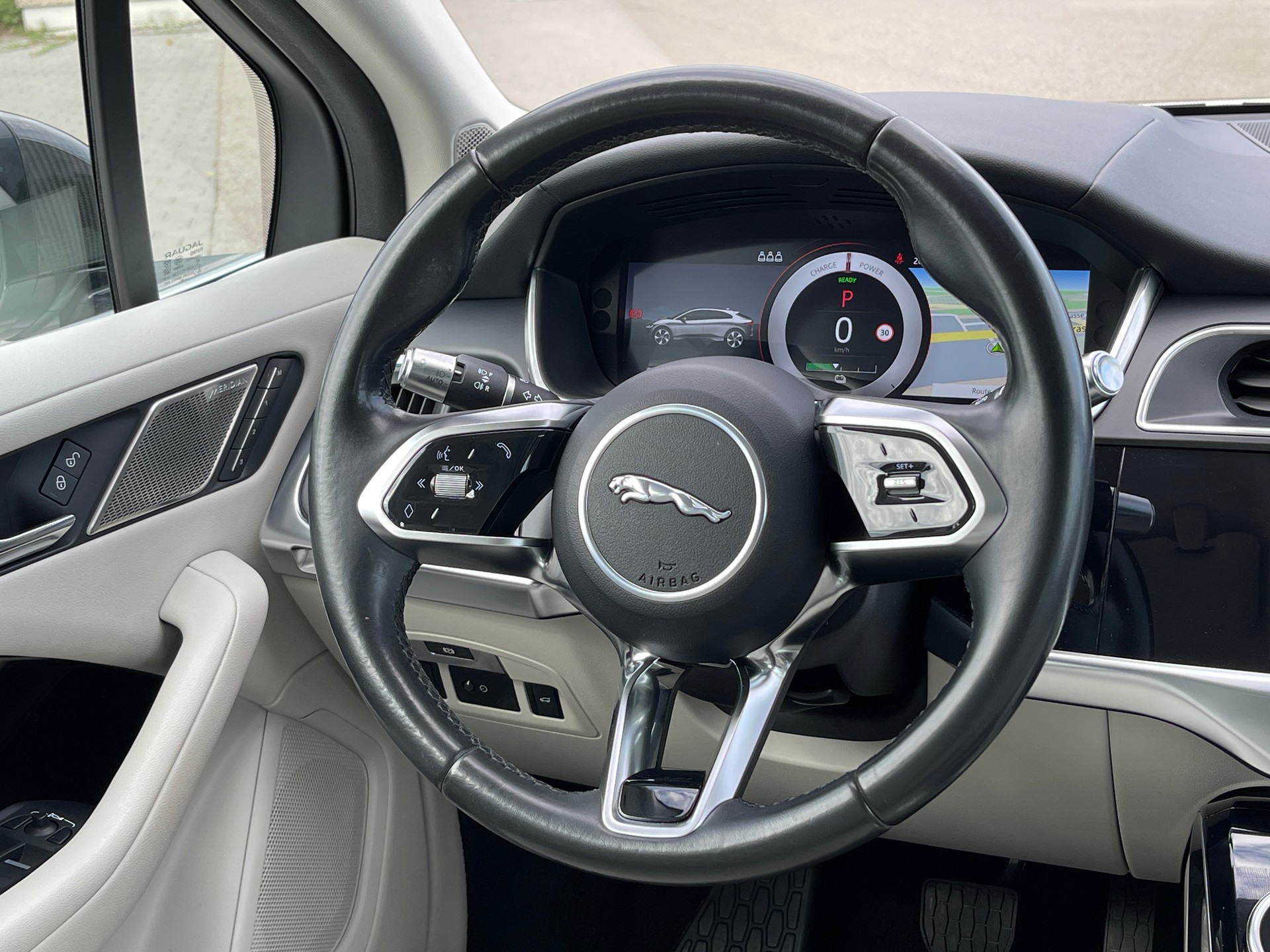 JAGUAR I-Pace EV400 SE AWD-image-8