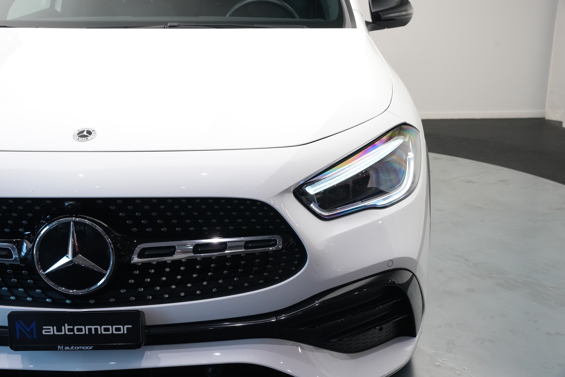 MERCEDES-BENZ GLA 250 4Matic AMG Line 8G-DCT *CH-Fahrzeug* *Panorama*-image-40