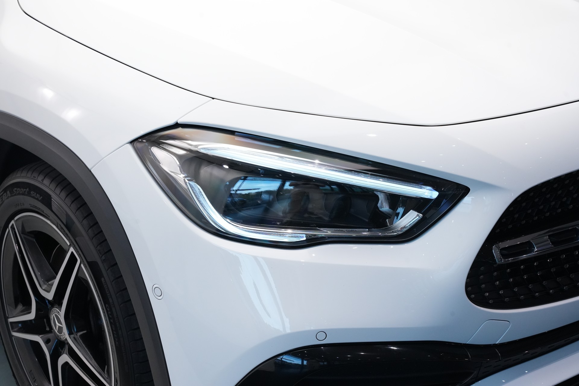 MERCEDES-BENZ GLA 250 4Matic AMG Line 8G-DCT *CH-Fahrzeug* *Panorama*-image-41