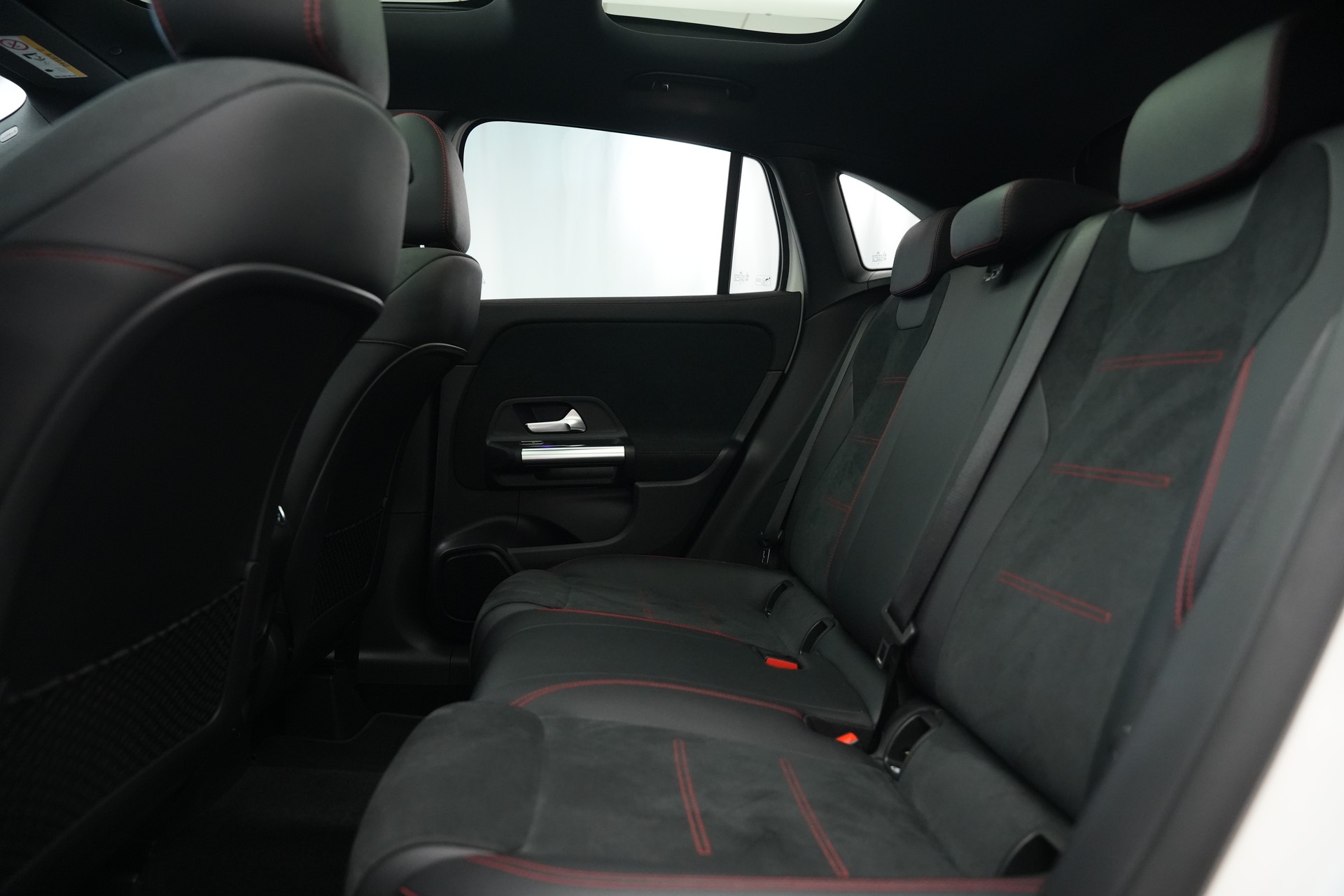 MERCEDES-BENZ GLA 250 4Matic AMG Line 8G-DCT *CH-Fahrzeug* *Panorama*-image-15