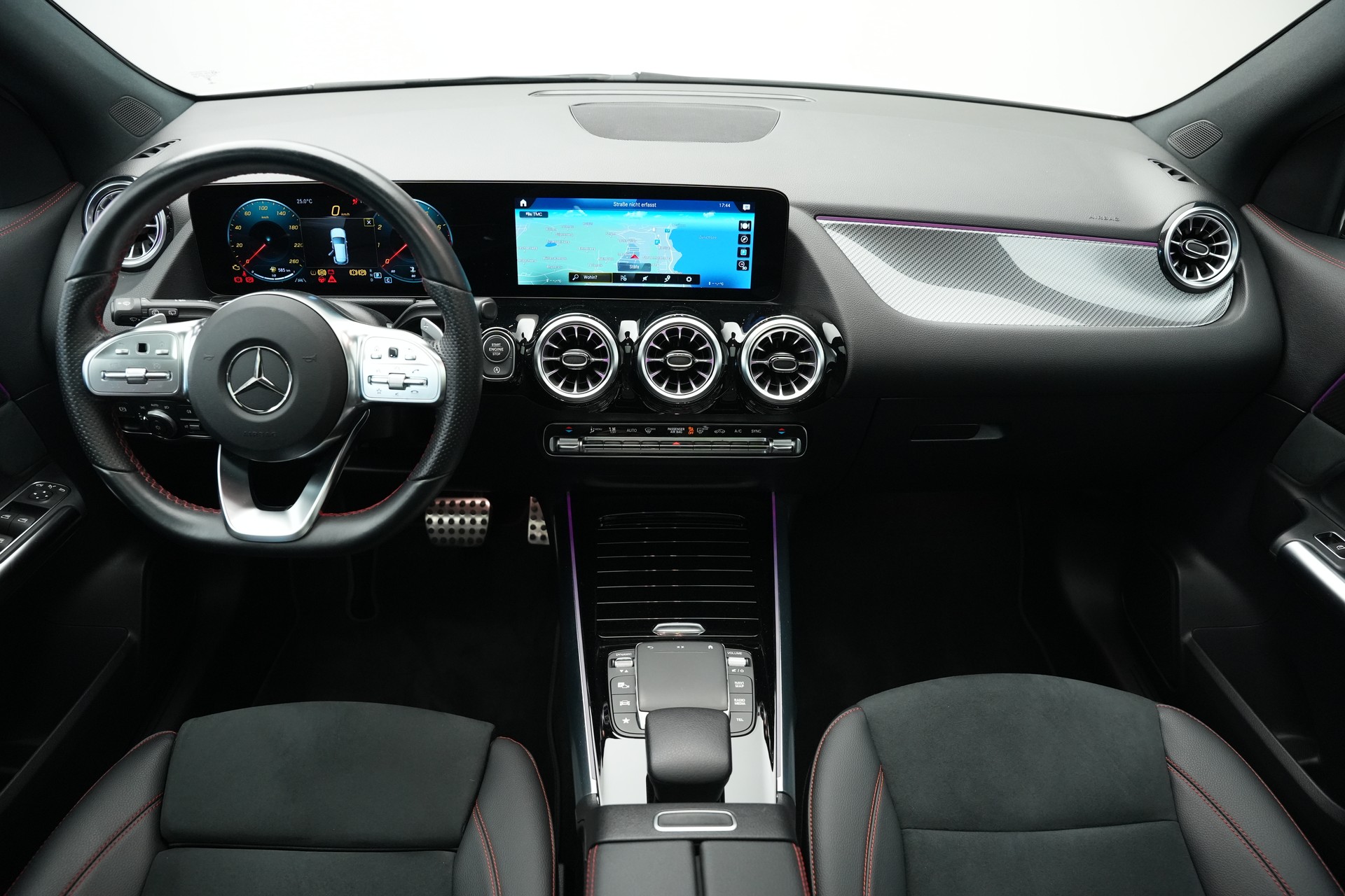 MERCEDES-BENZ GLA 250 4Matic AMG Line 8G-DCT *CH-Fahrzeug* *Panorama*-image-9