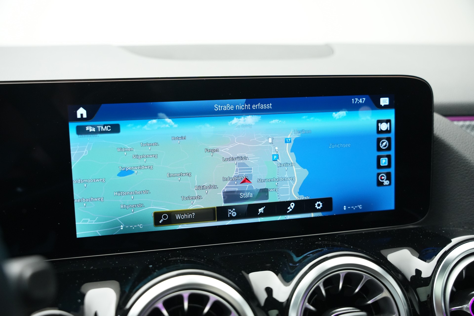 MERCEDES-BENZ GLA 250 4Matic AMG Line 8G-DCT *CH-Fahrzeug* *Panorama*-image-22
