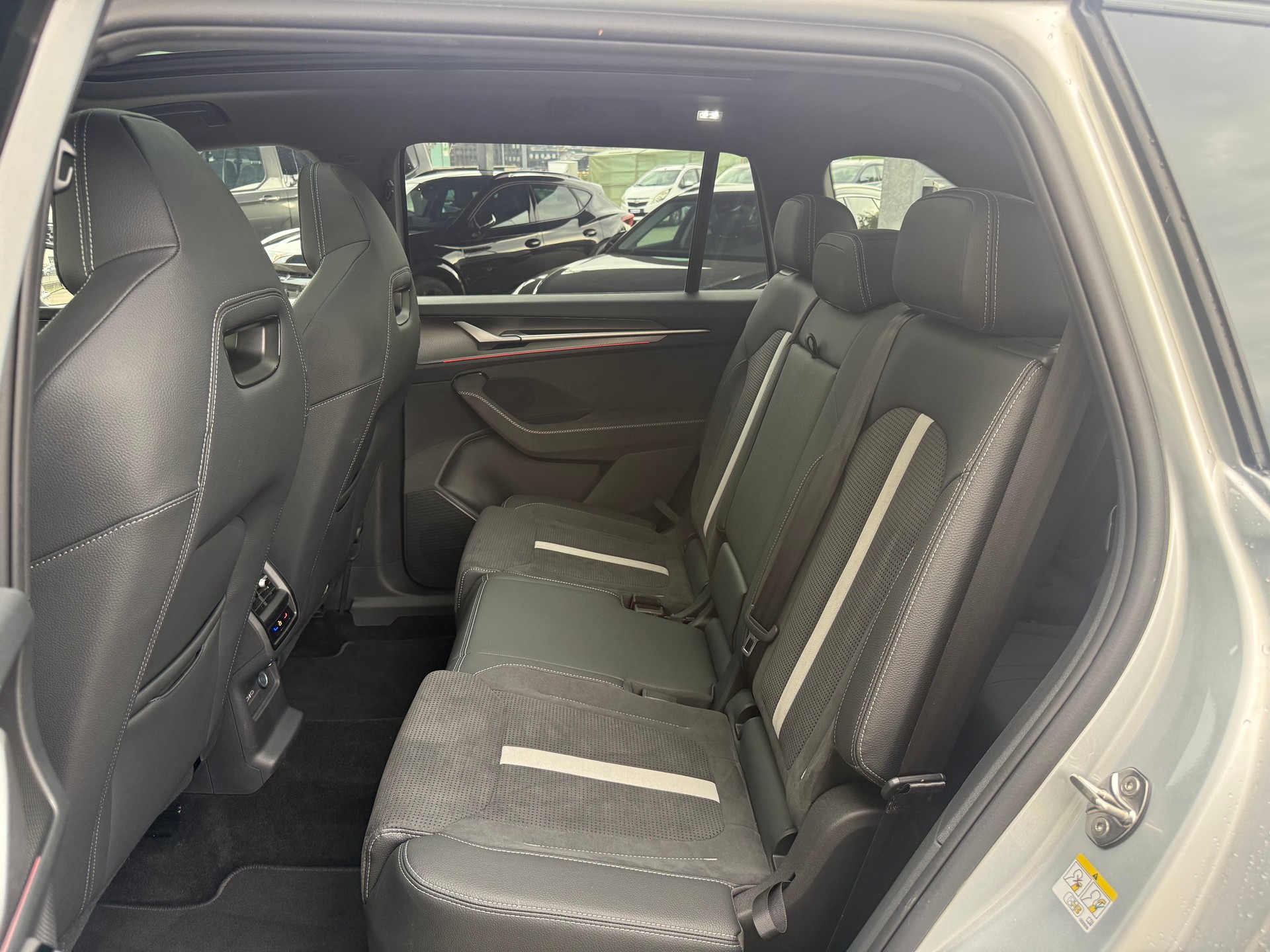 SKODA Kodiaq 2.0 TSI SportLine 4x4 7 SITZER-image-13