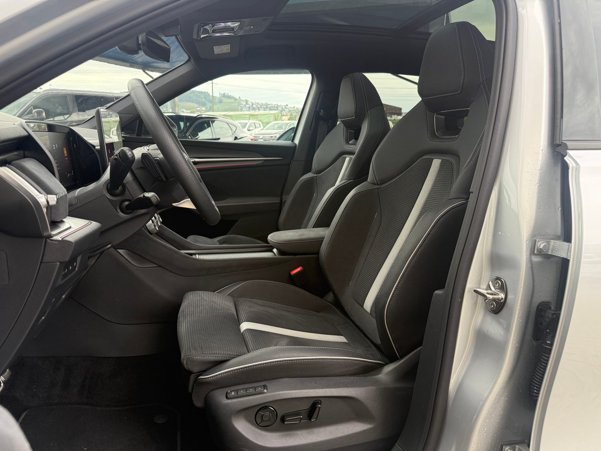 SKODA Kodiaq 2.0 TSI SportLine 4x4 7 SITZER-image-11