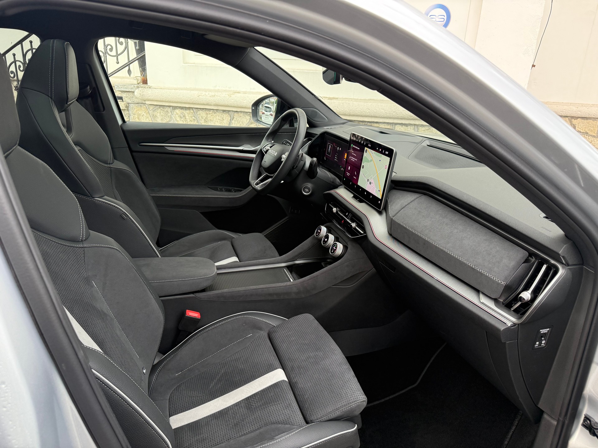 SKODA Kodiaq 2.0 TSI SportLine 4x4 7 SITZER-image-17