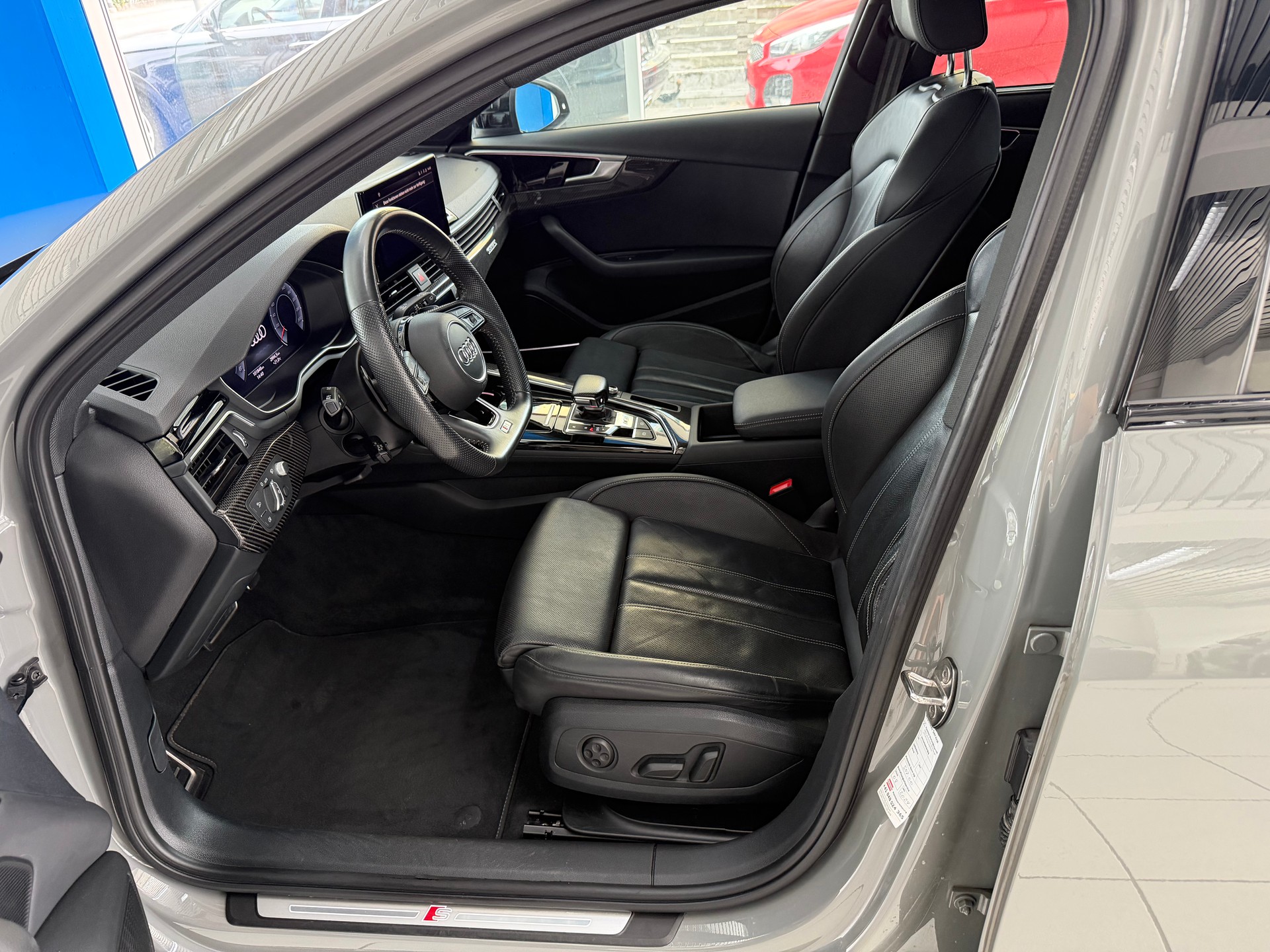 AUDI S4 Avant 3.0 TDI quattro tiptronic-image-16