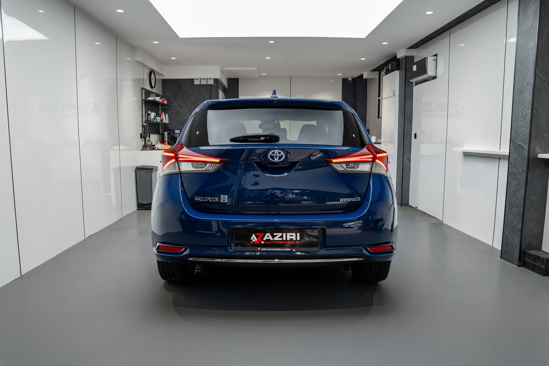 TOYOTA Auris 1.8 HSD Premium e-CVT-image-4