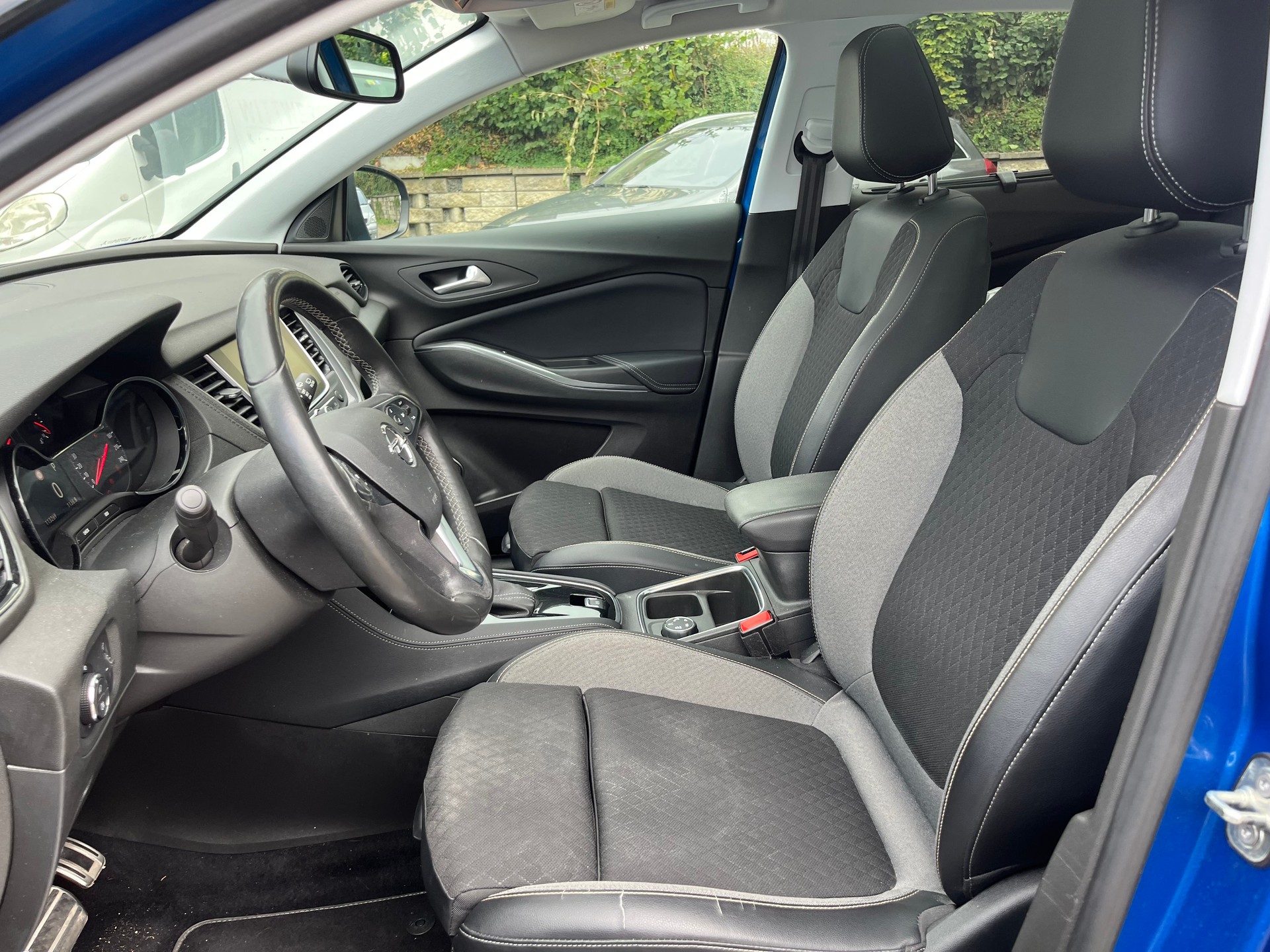 OPEL Grandland X 1.6 TP Excellence Automatik-image-8