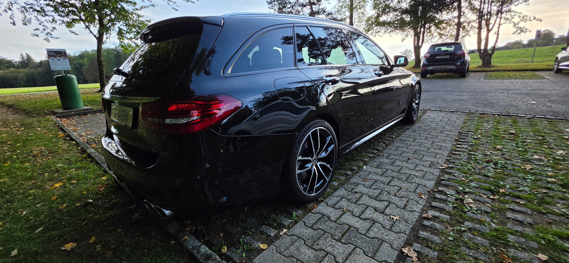 MERCEDES-BENZ C 43 AMG 4matic-image-4