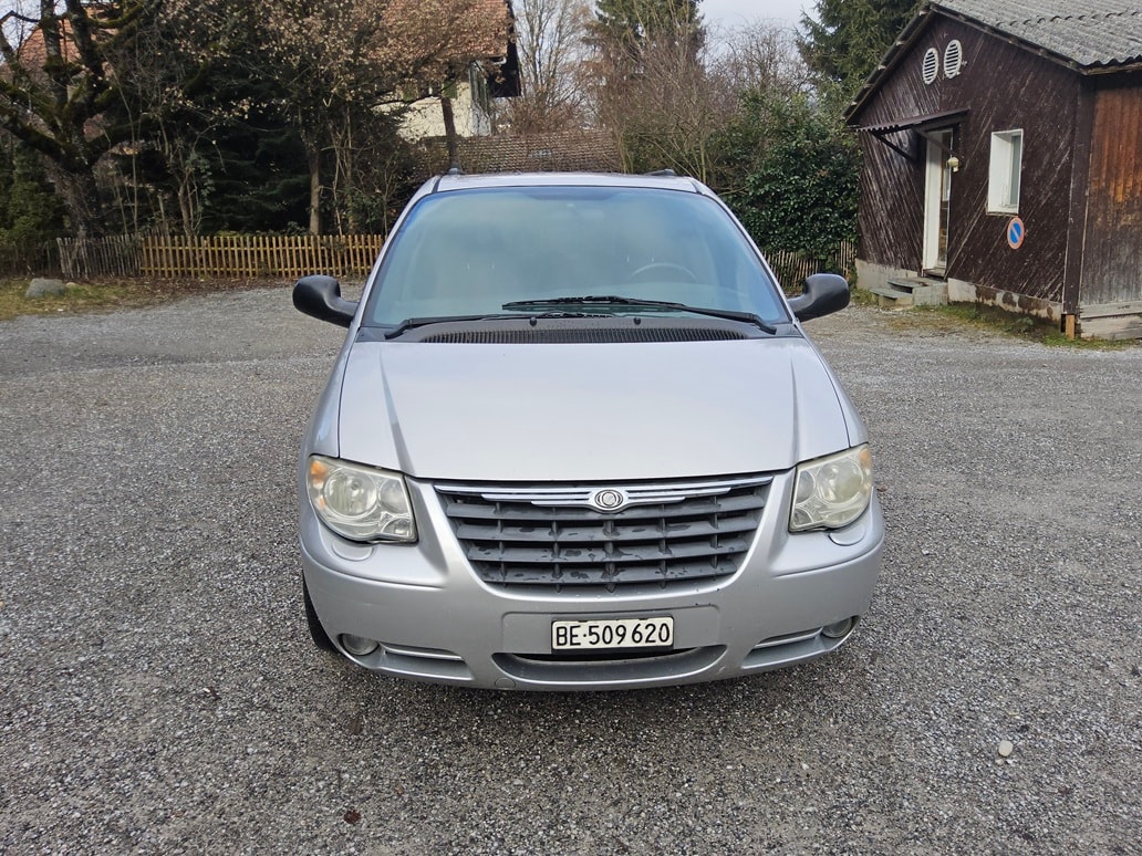 CHRYSLER Grand Voy. 2.8 CRD LX Automatic-image-2