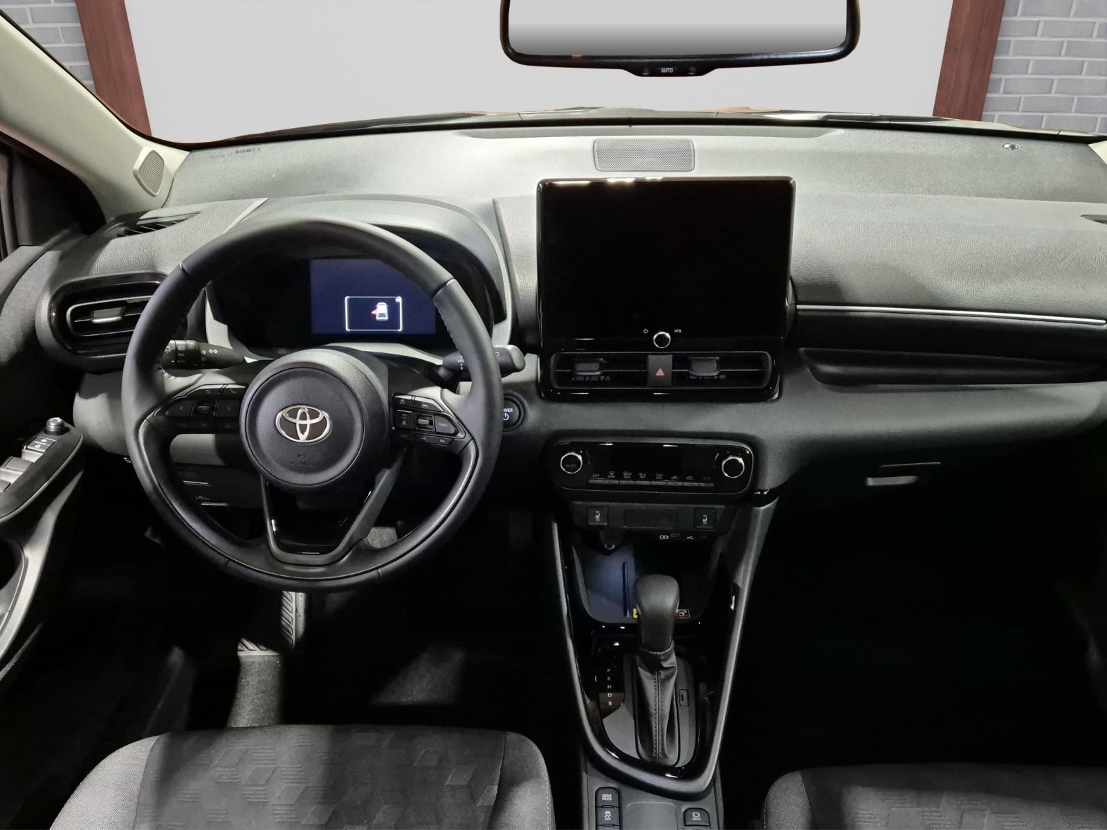 TOYOTA Yaris 1.5 VVT-i HSD Trend inkl. Winterräder / Servicepaket 4 Jahre / 60000 Km ab 1. IV-image-6
