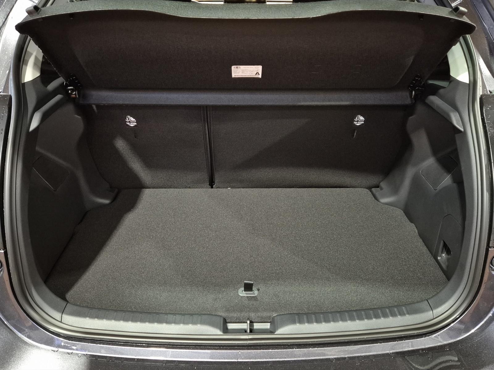 TOYOTA Yaris 1.5 VVT-i HSD Trend inkl. Winterräder / Servicepaket 4 Jahre / 60000 Km ab 1. IV-image-10