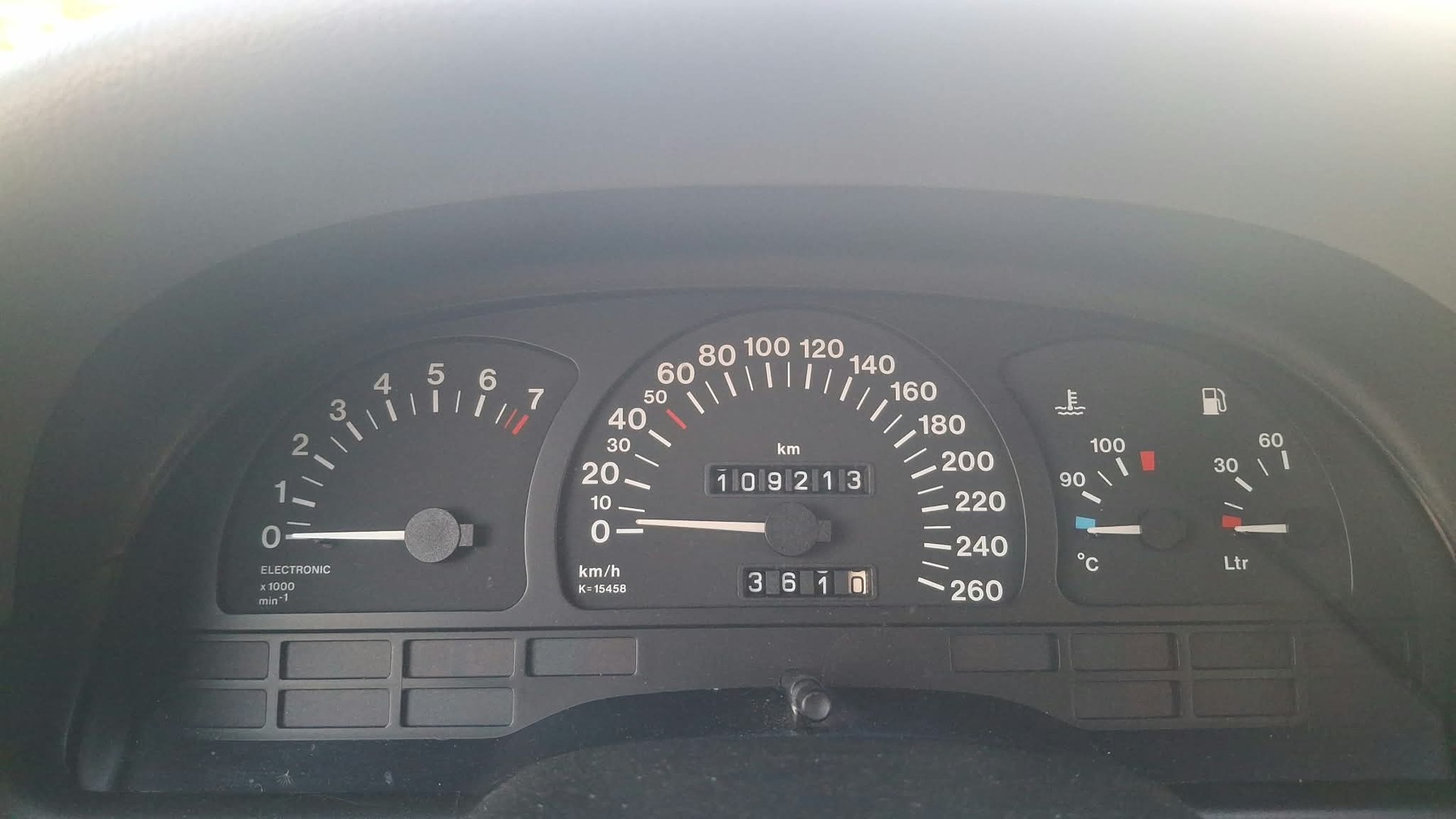 OPEL Vectra 2.5i V6 CDX-image-9