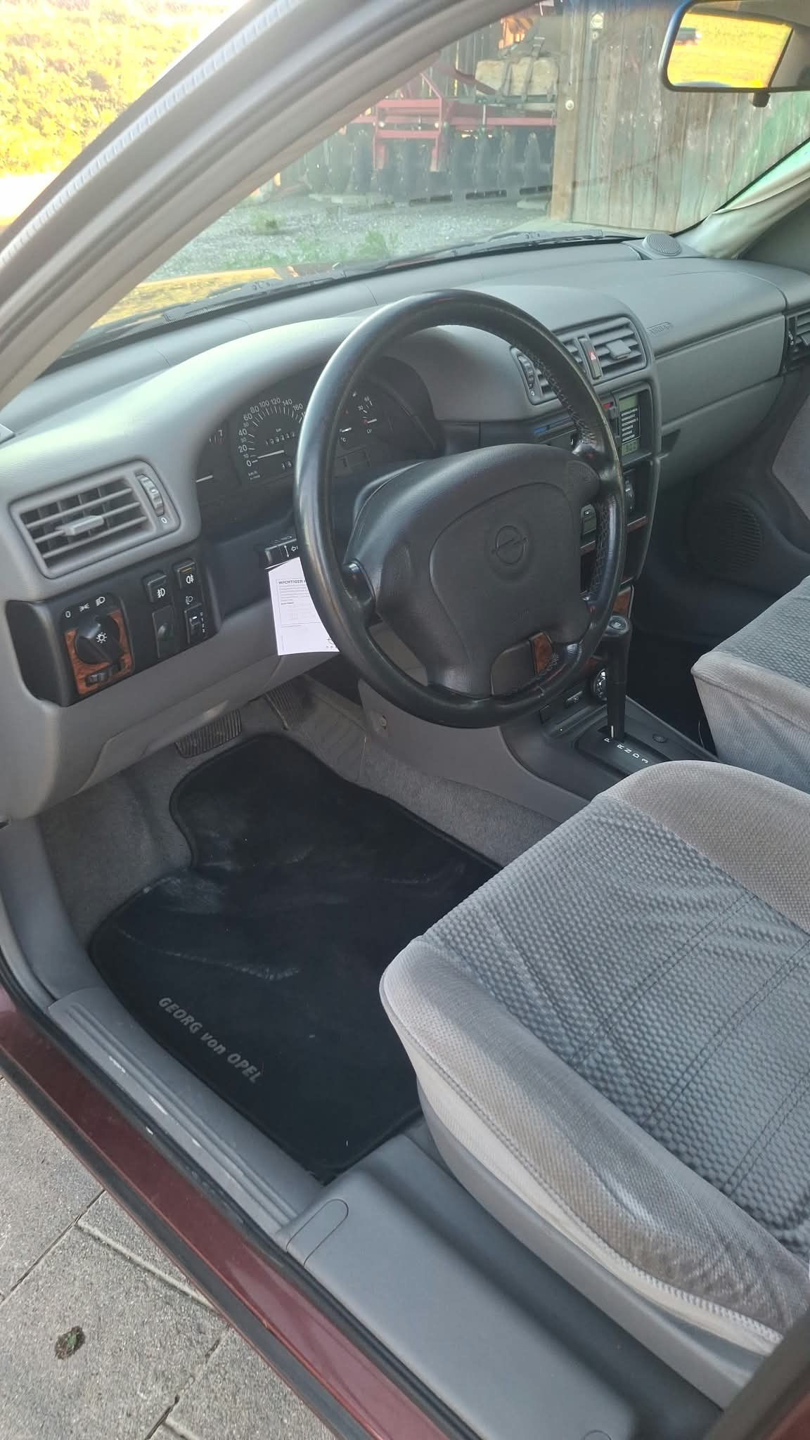 OPEL Vectra 2.5i V6 CDX-image-10