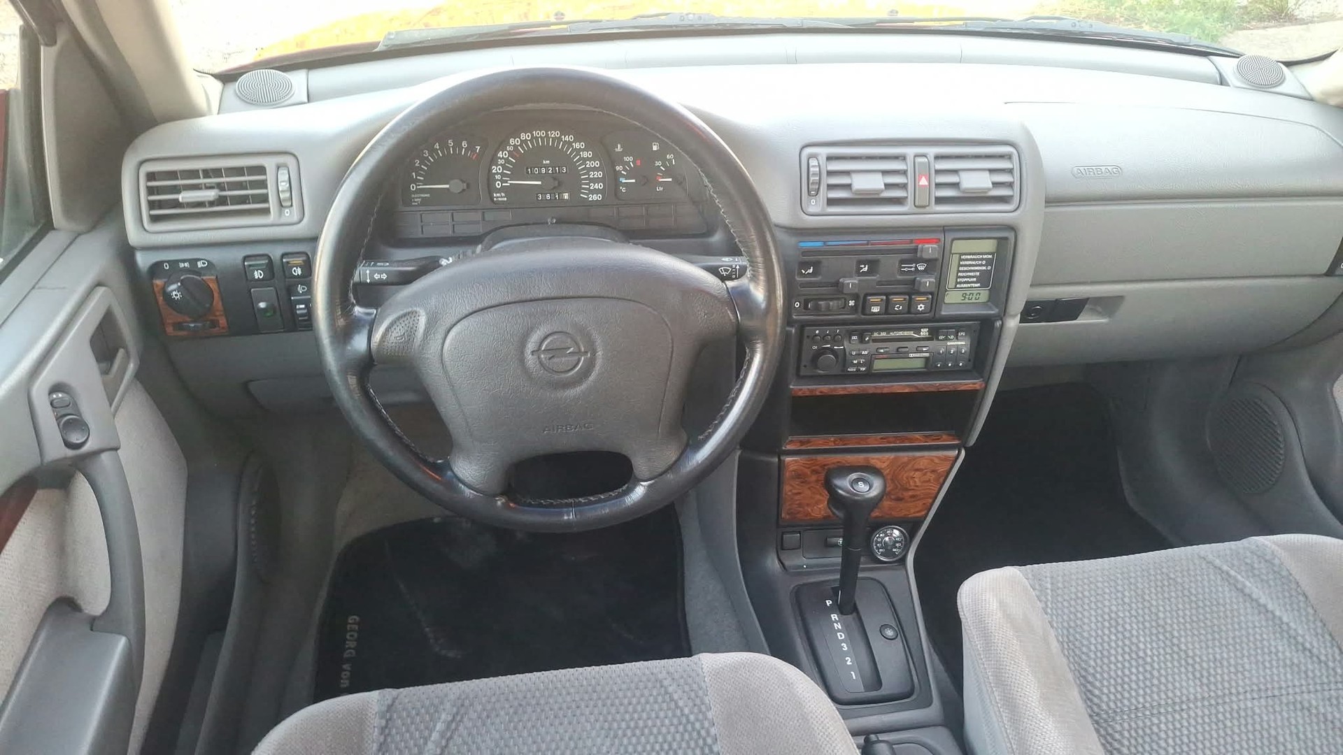 OPEL Vectra 2.5i V6 CDX-image-6