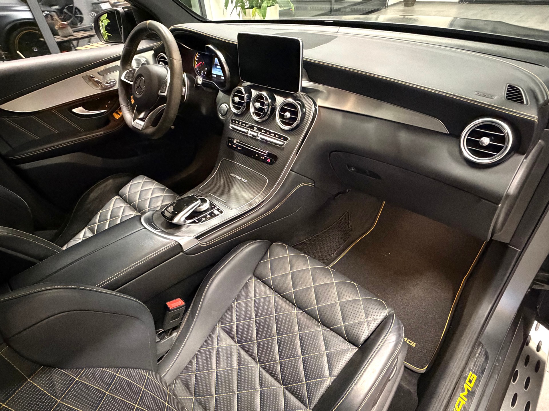 MERCEDES-BENZ GLC 63 S AMG Edition 1 4Matic+ 9G-Tronic-image-21