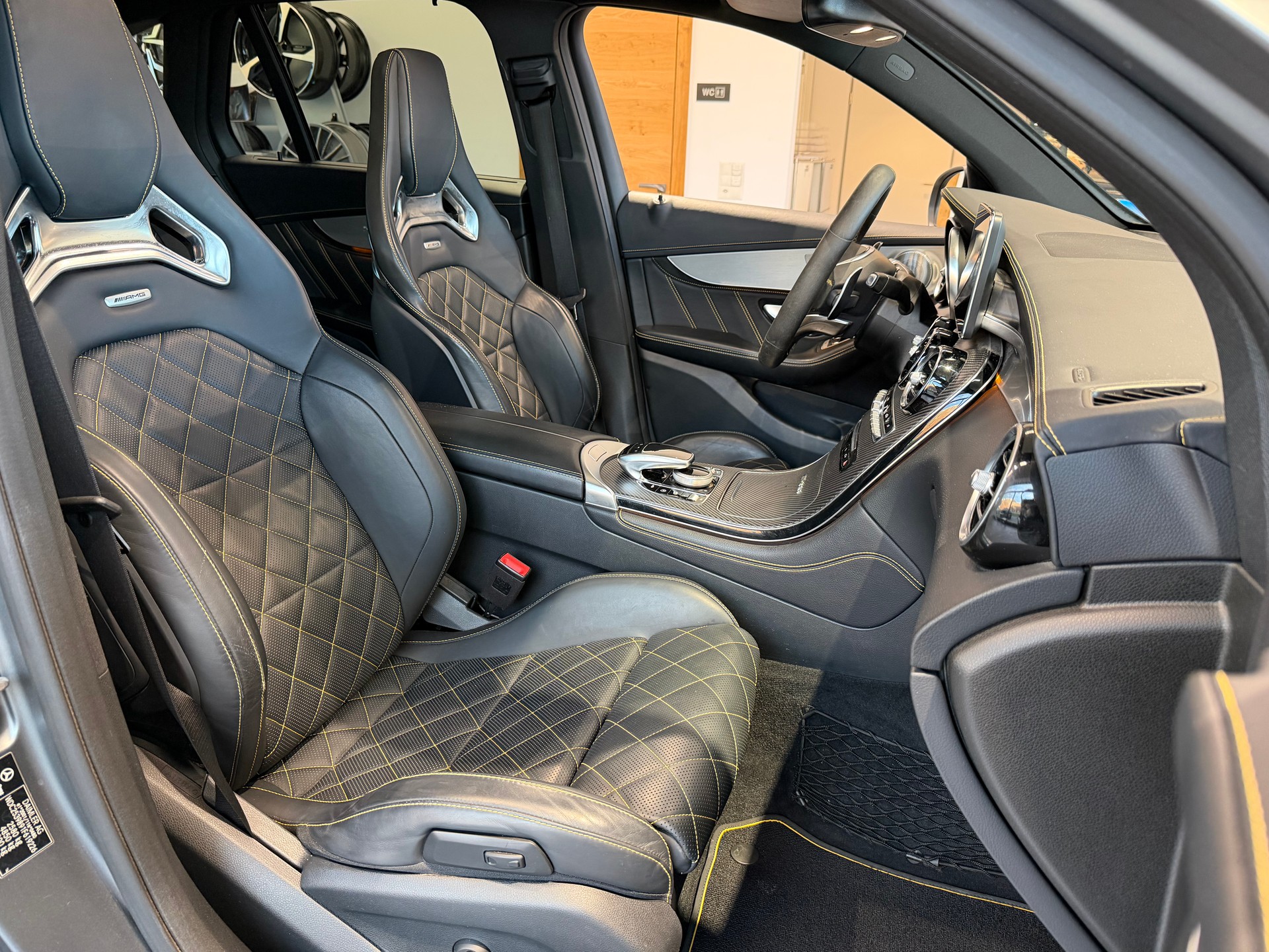 MERCEDES-BENZ GLC 63 S AMG Edition 1 4Matic+ 9G-Tronic-image-25