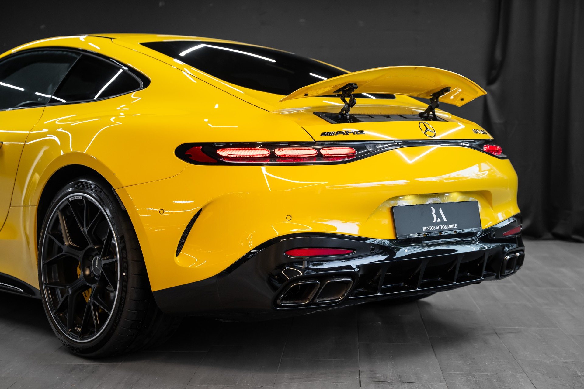 MERCEDES-BENZ AMG GT 63 4Matic+ Executive Edition / Garantie / Gratis Service / Carbon uvm,,-image-7