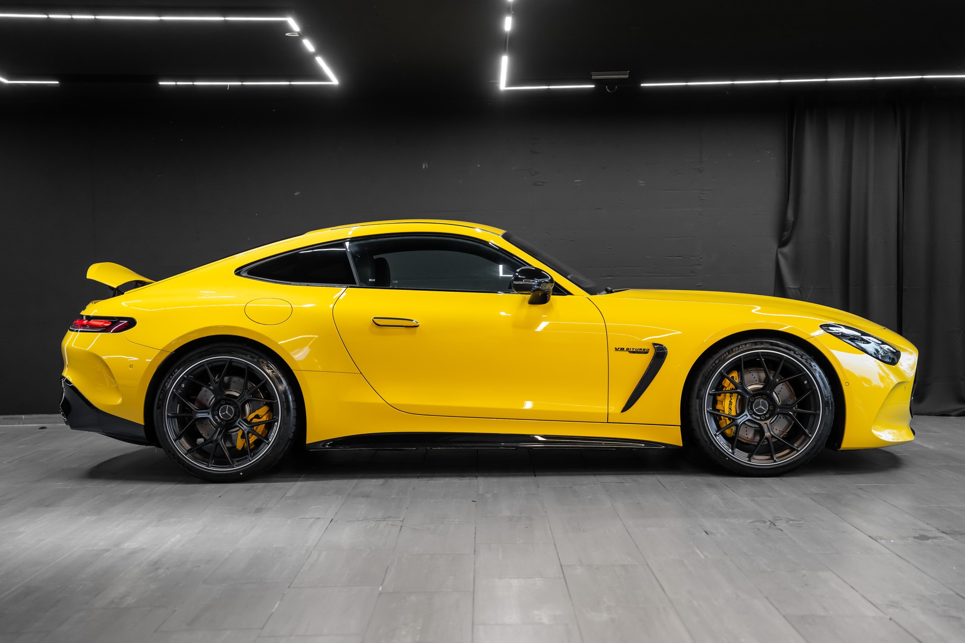 MERCEDES-BENZ AMG GT 63 4Matic+ Executive Edition / Garantie / Gratis Service / Carbon uvm,,-image-3