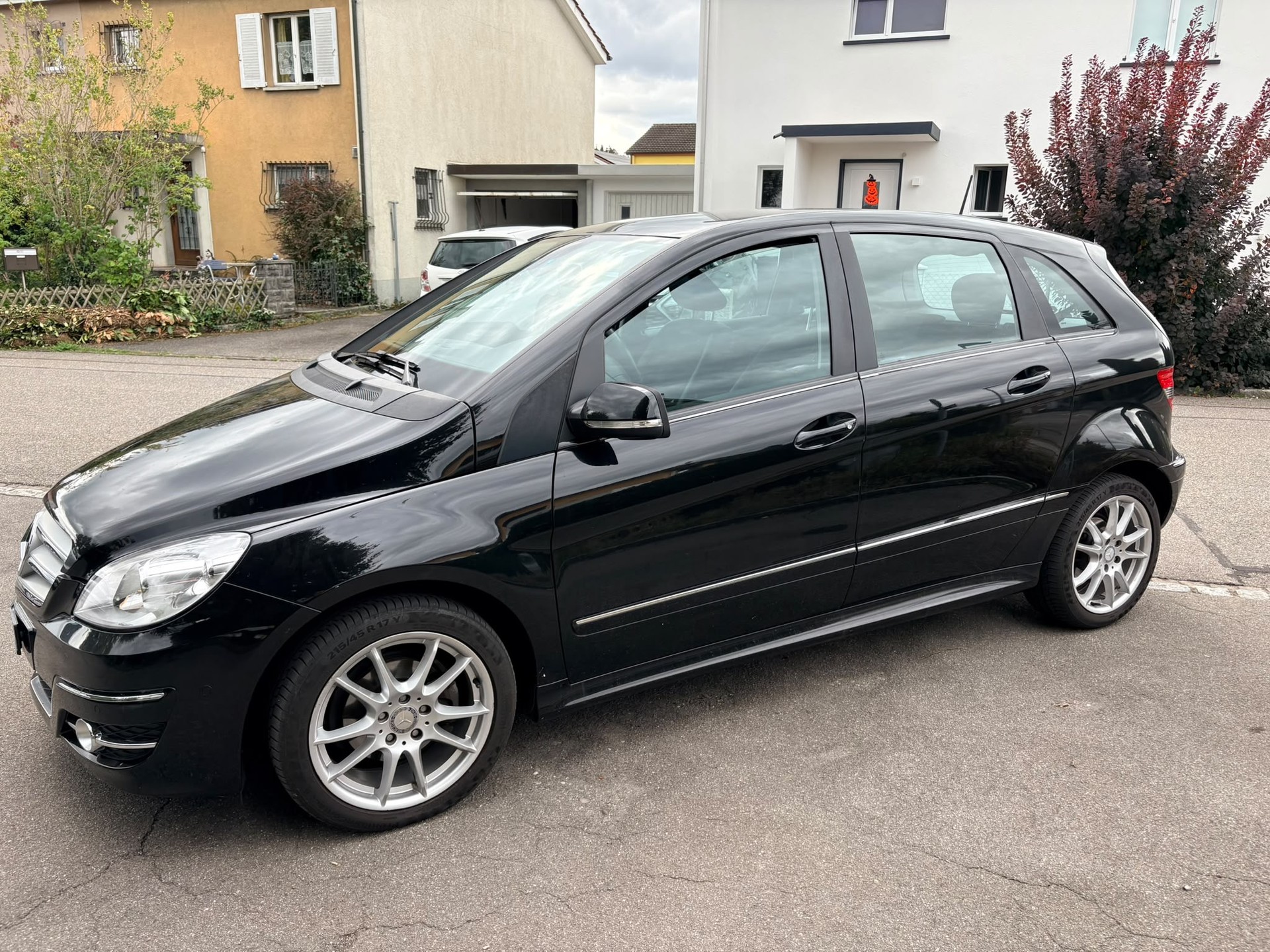 MERCEDES-BENZ B 180 Selection Autotronic-image-2