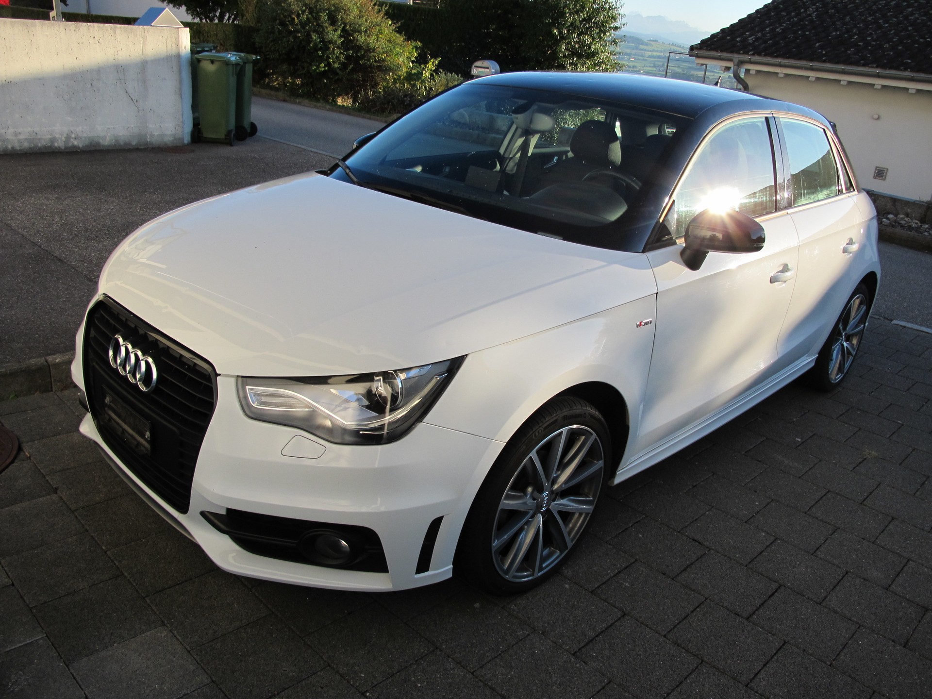 AUDI 1.2 TFSI Attraction-image-1