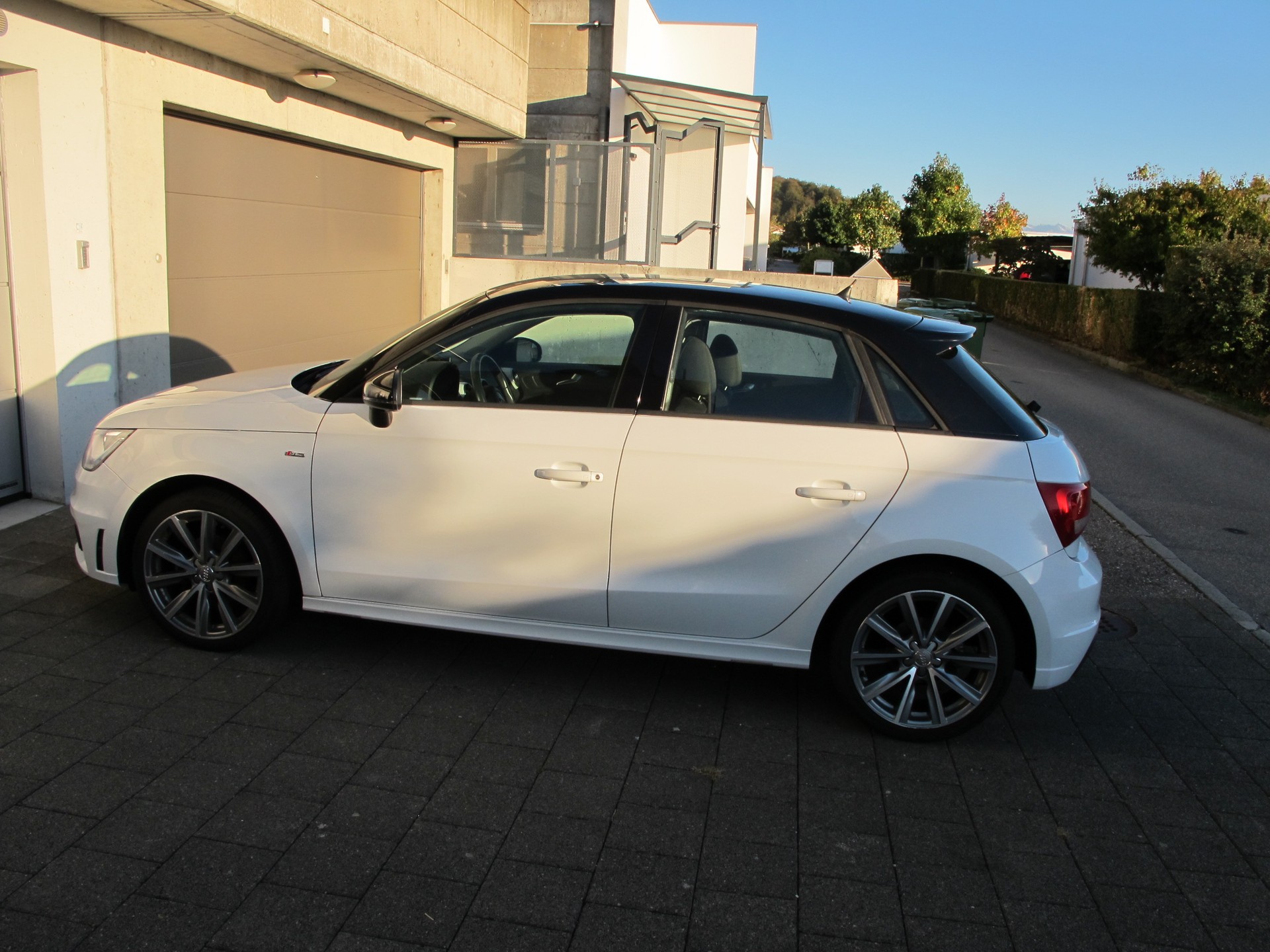 AUDI 1.2 TFSI Attraction-image-2