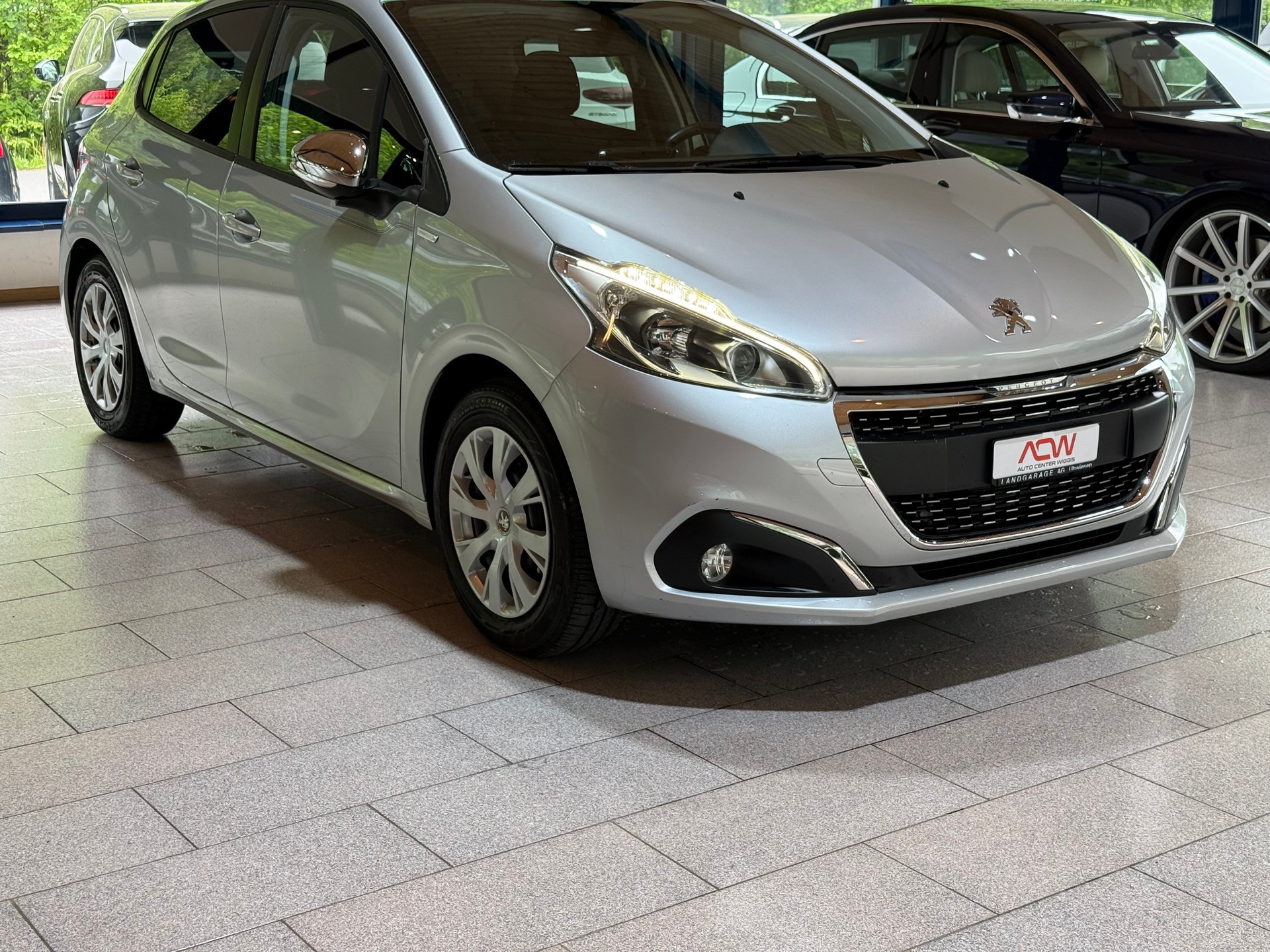 PEUGEOT 208 1.2 PureTech Urban Soul-image-2