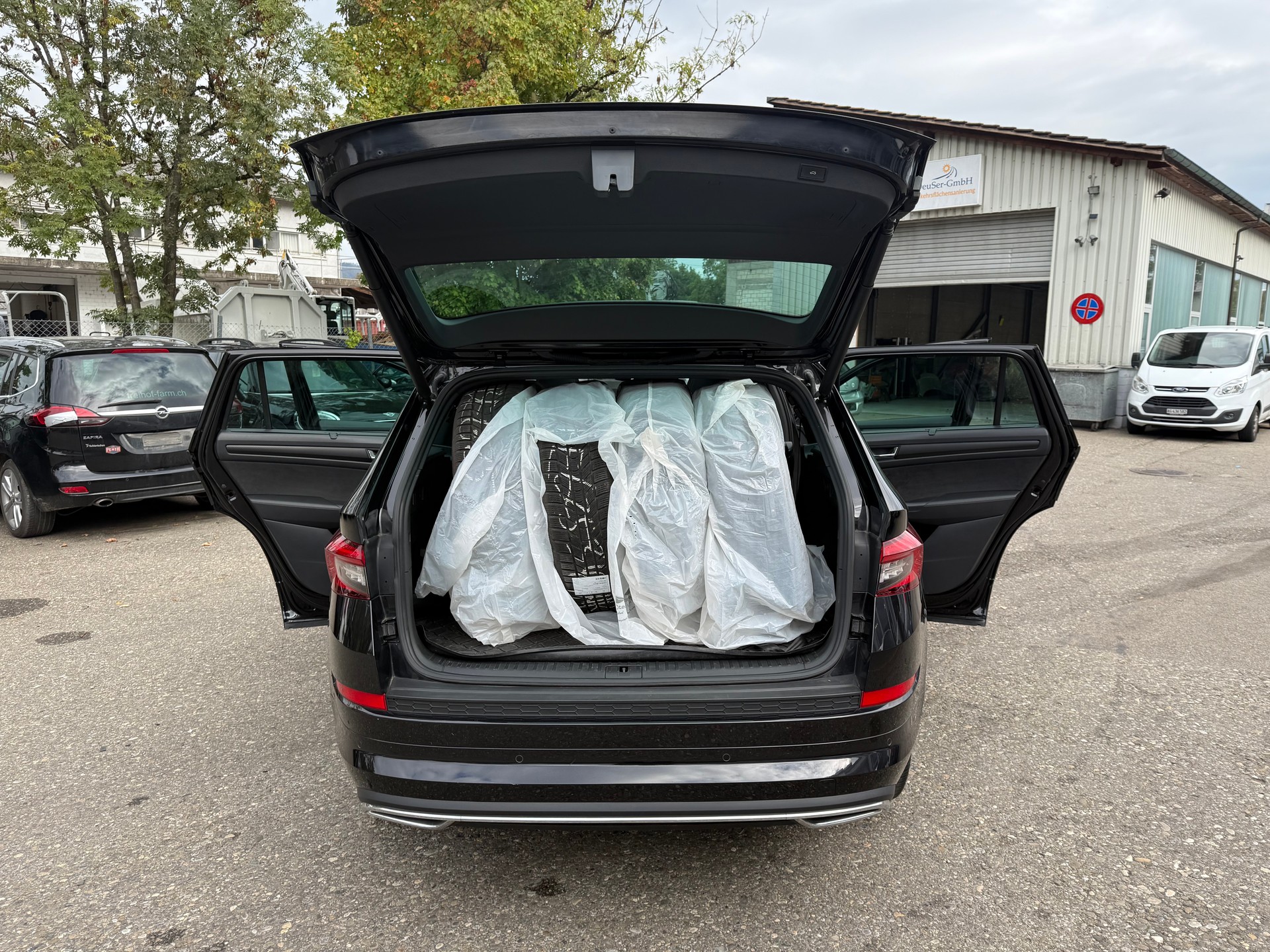 SKODA Kodiaq 2.0 TSI 4x4 Sport Line-image-9