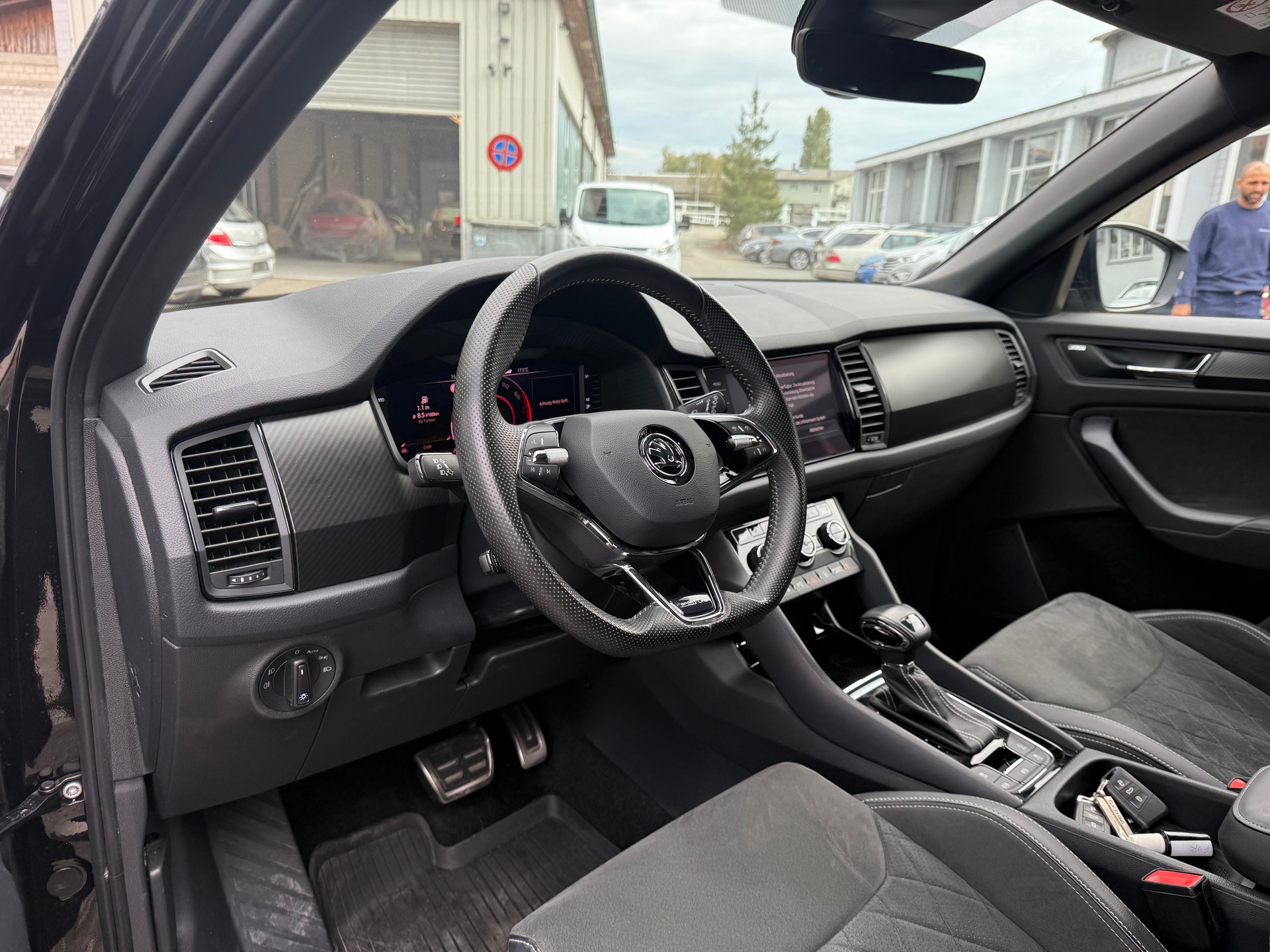 SKODA Kodiaq 2.0 TSI 4x4 Sport Line-image-4