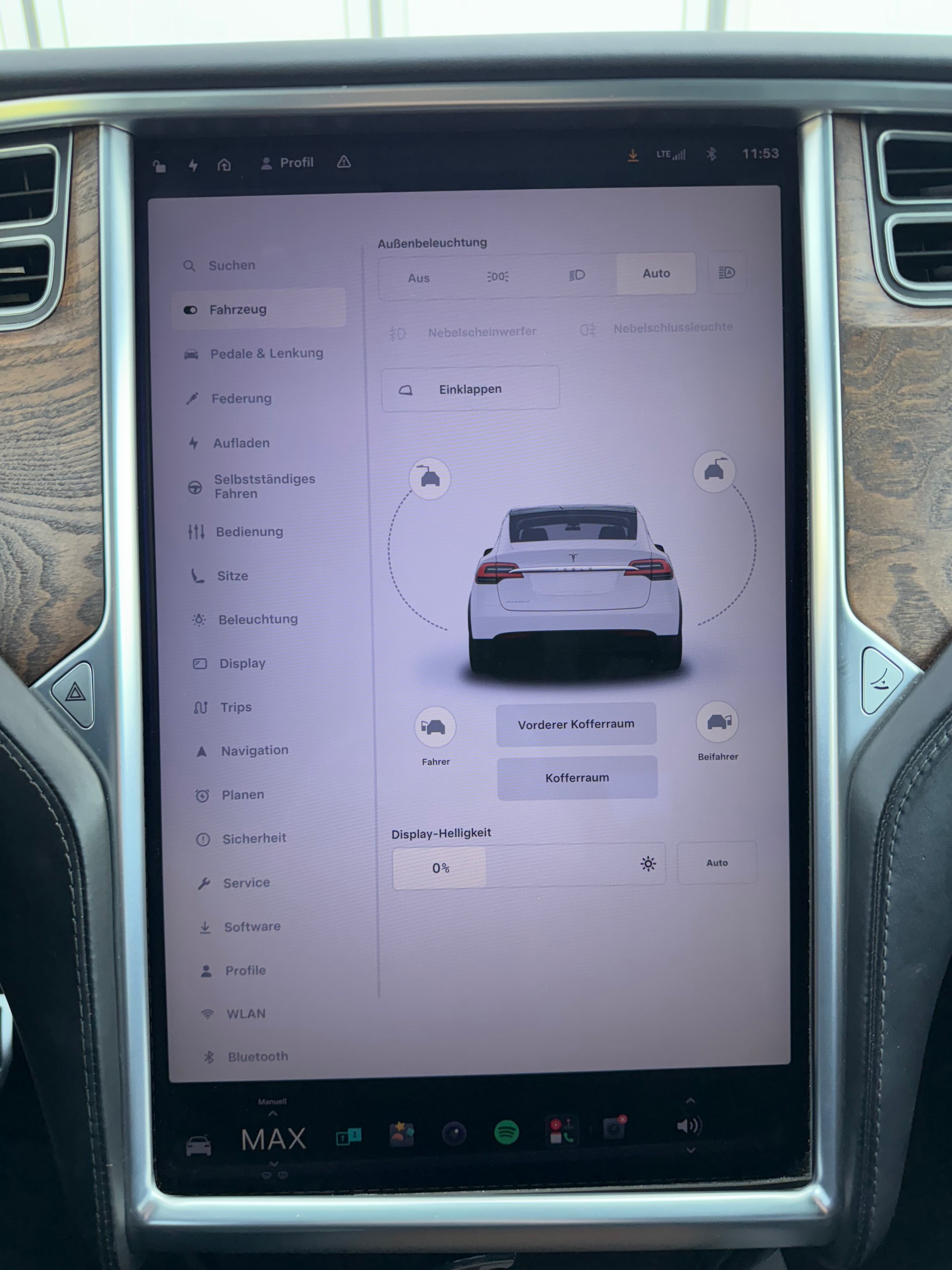 TESLA Model X 100 D-image-11