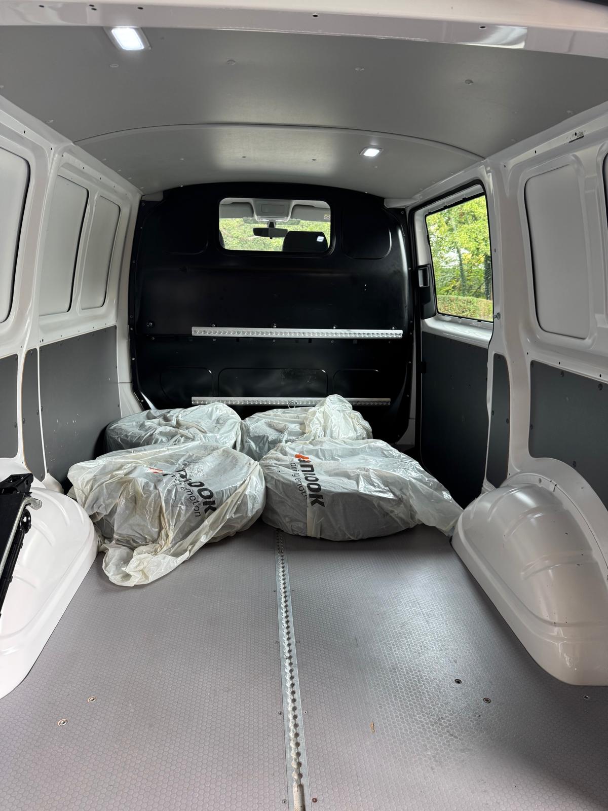 VW T6.1 2.0 TDI-image-4