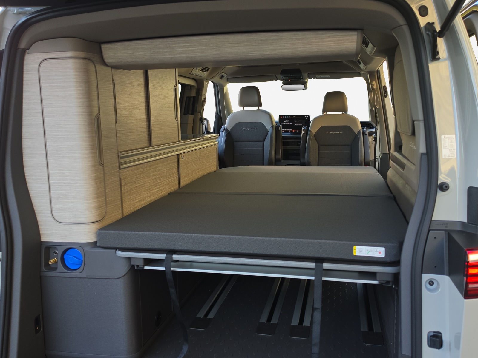 VW California 2.0 TDI Beach Ocean-image-13