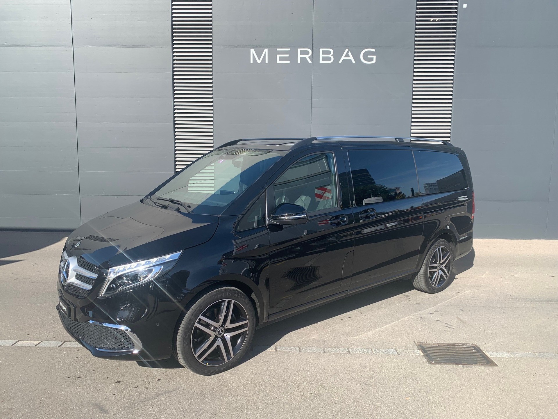 MERCEDES-BENZ V 300 d lang Swiss Edition 4Matic 9G-Tronic-image-0