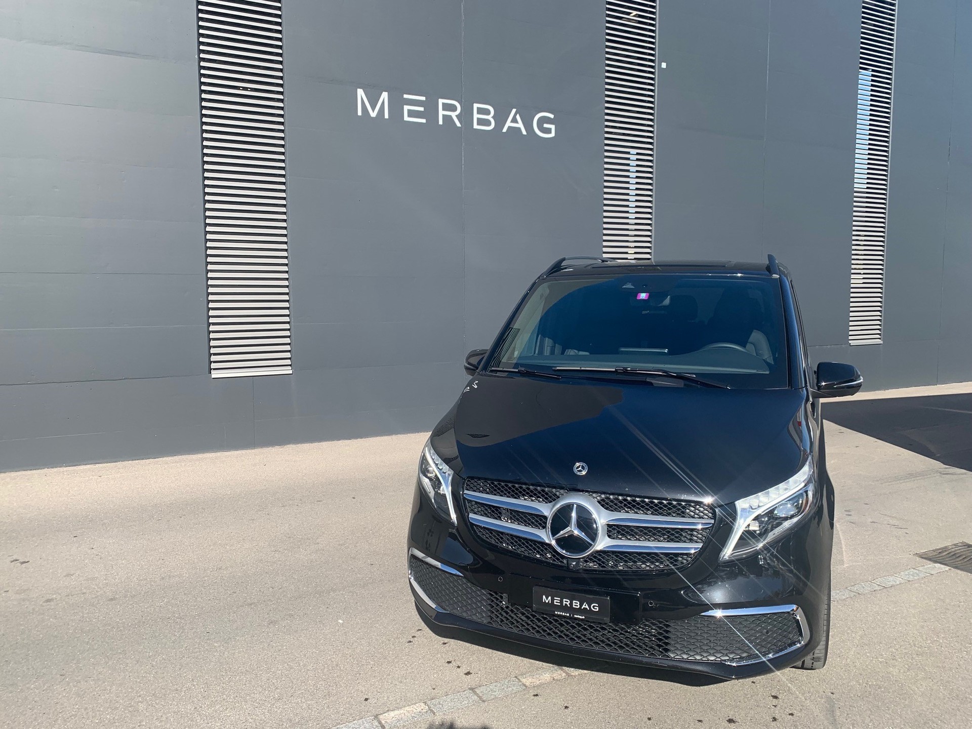MERCEDES-BENZ V 300 d lang Swiss Edition 4Matic 9G-Tronic-image-1