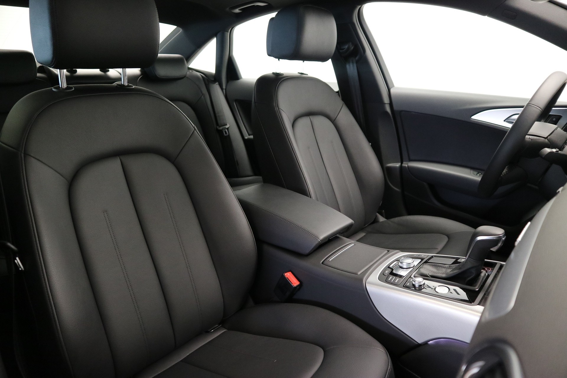 AUDI A6 2.0 TDI quattro S-tronic-image-5