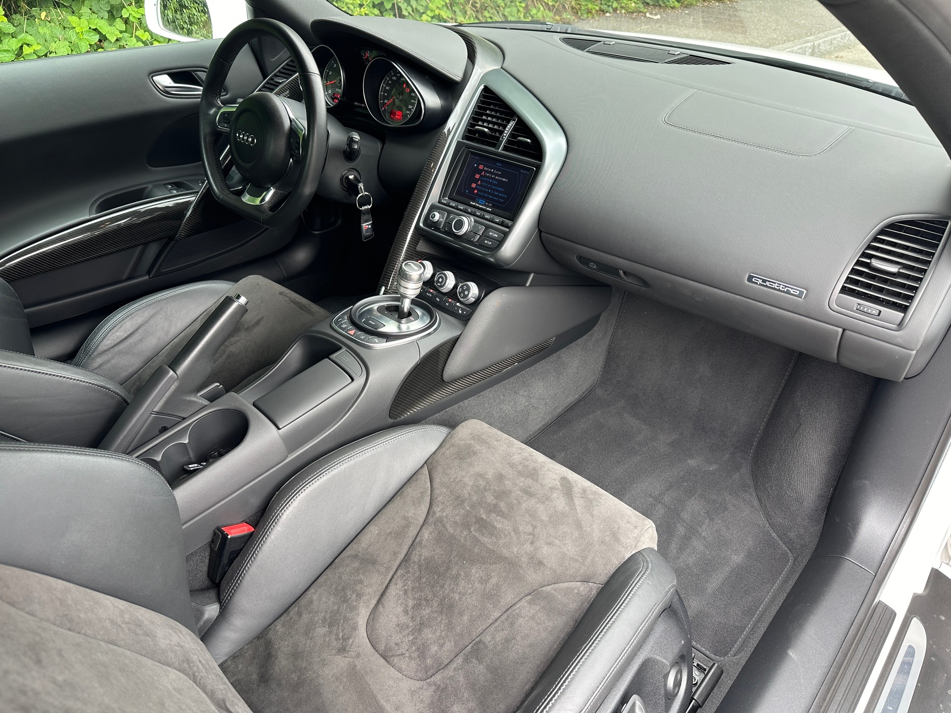 AUDI R8 Coupé 4.2-image-13