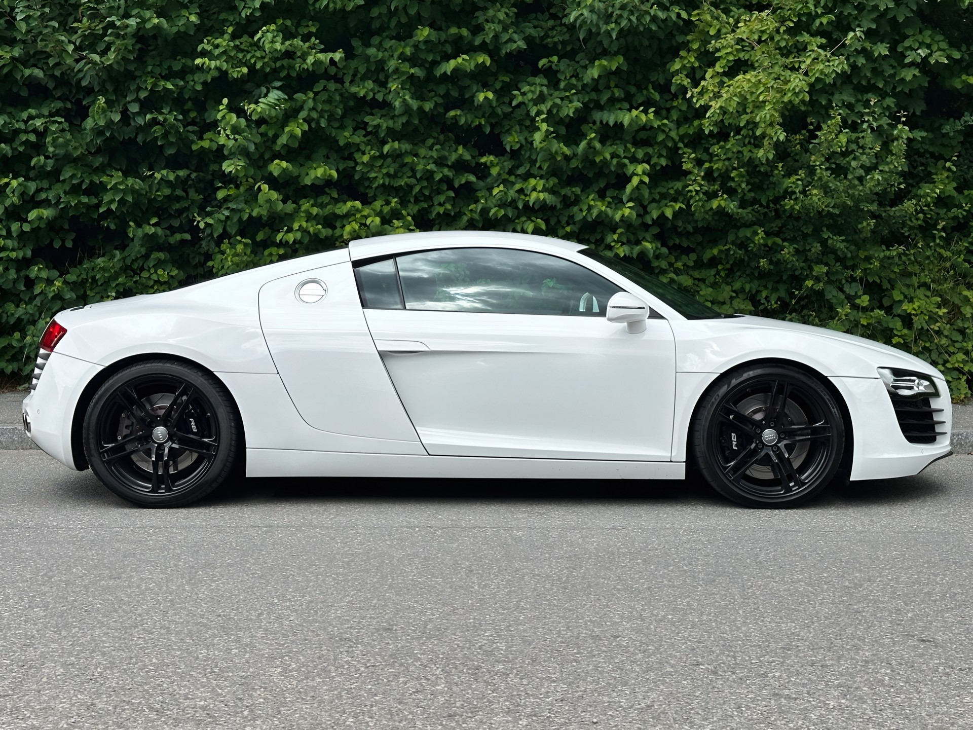 AUDI R8 Coupé 4.2-image-5