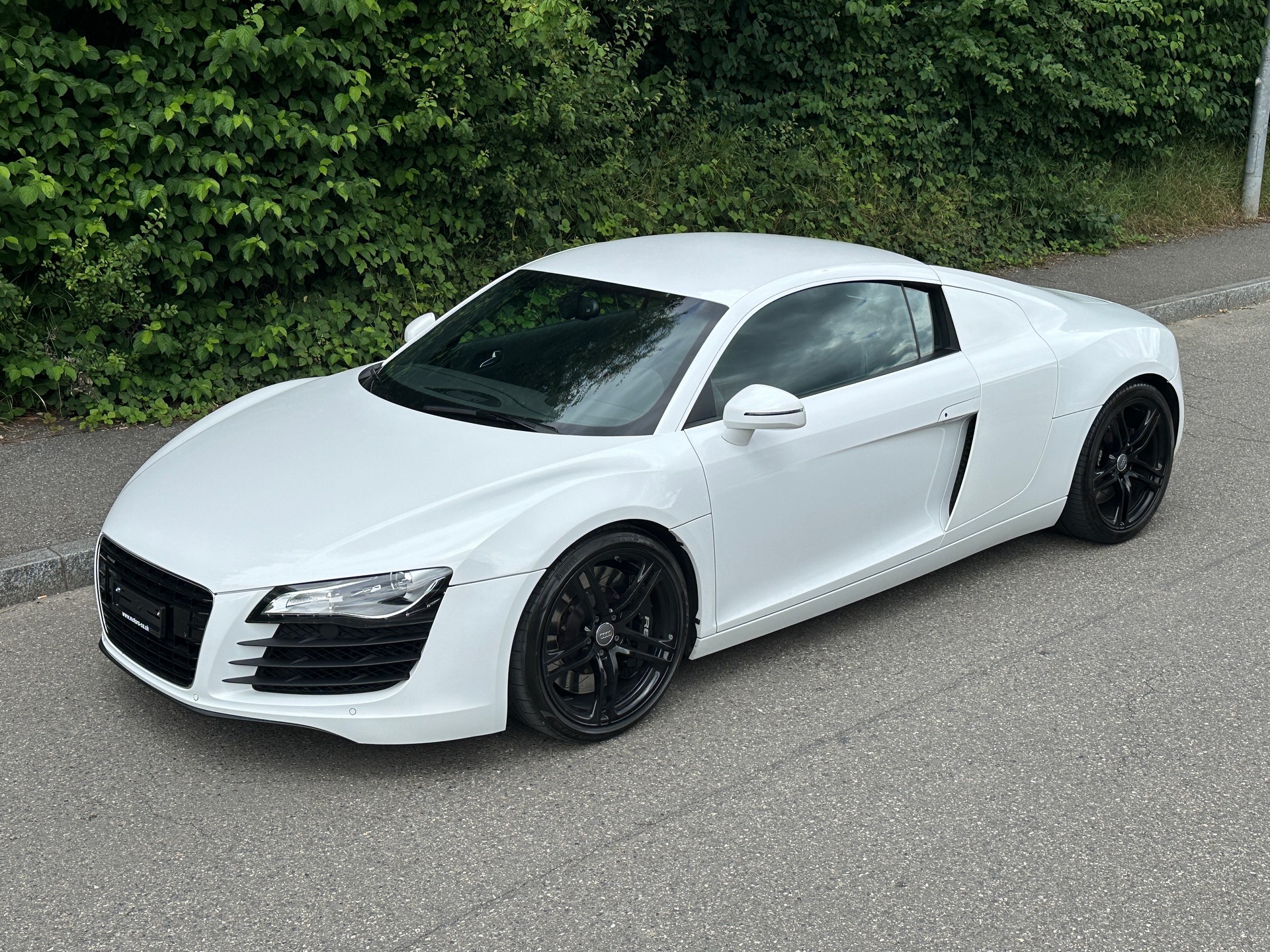 AUDI R8 Coupé 4.2-image-7