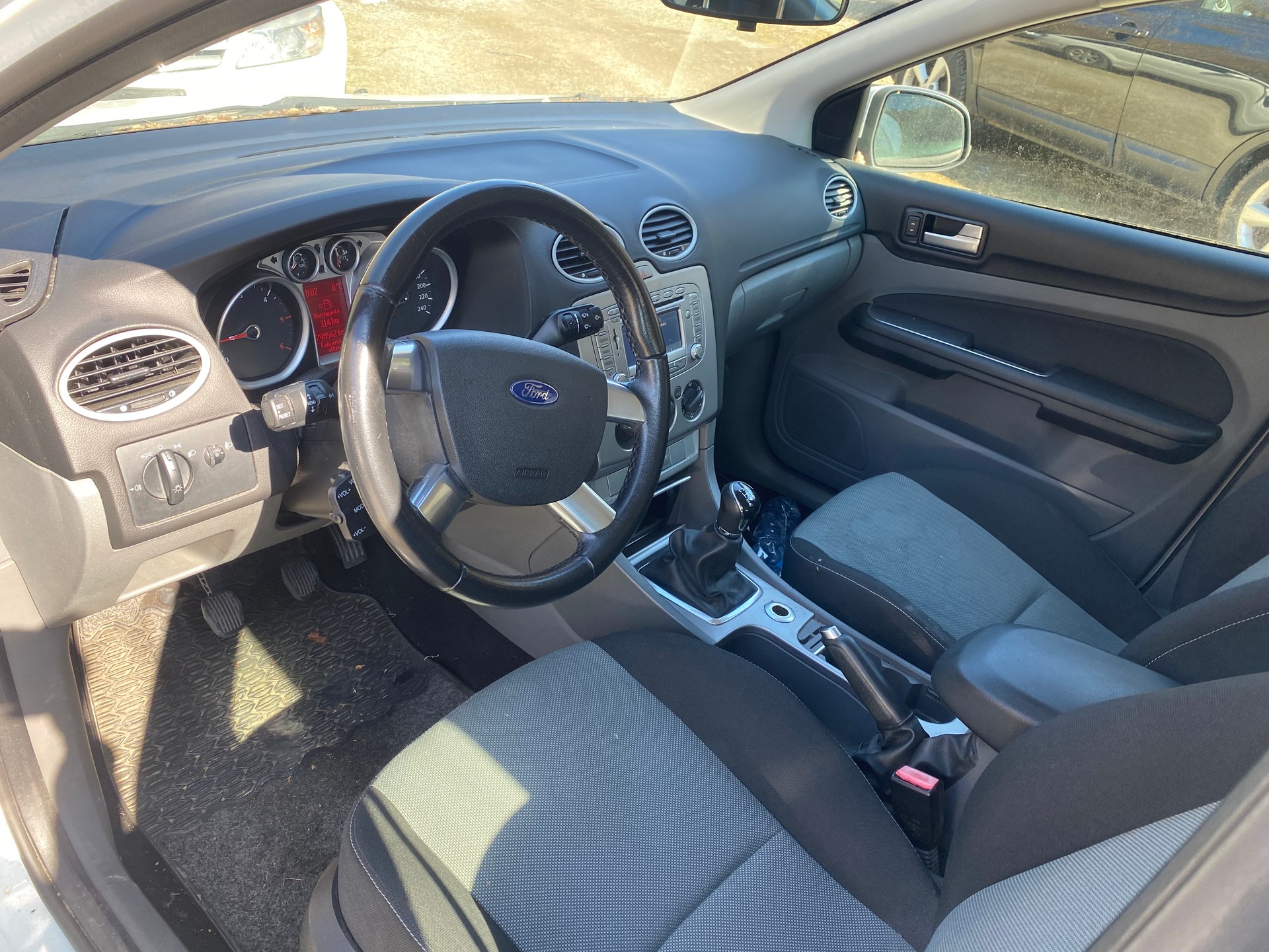 FORD Focus 1.6 TDCi Carving-image-8