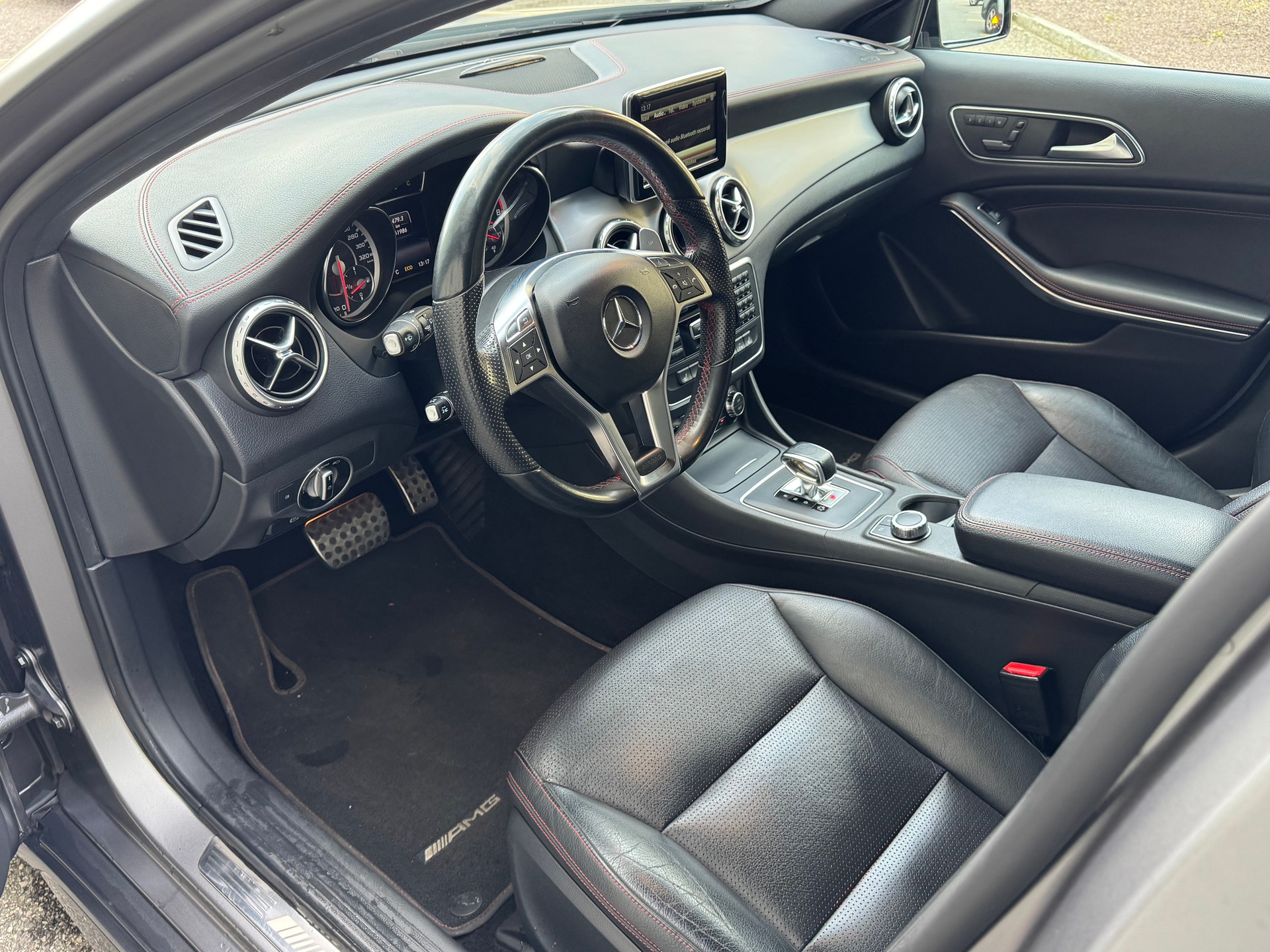 MERCEDES-BENZ GLA 45 AMG 4Matic 7G-DCT-image-9