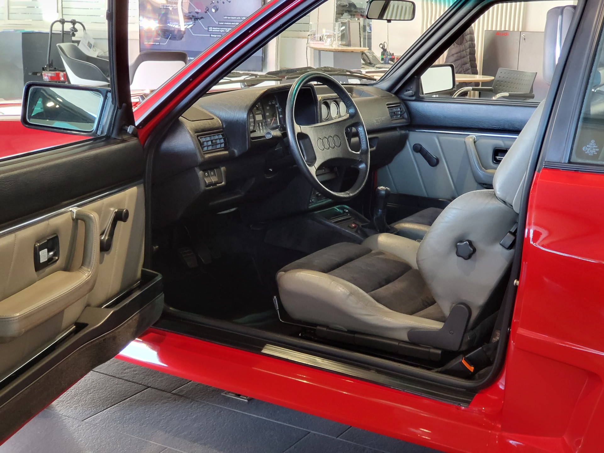 AUDI Sport quattro-image-8