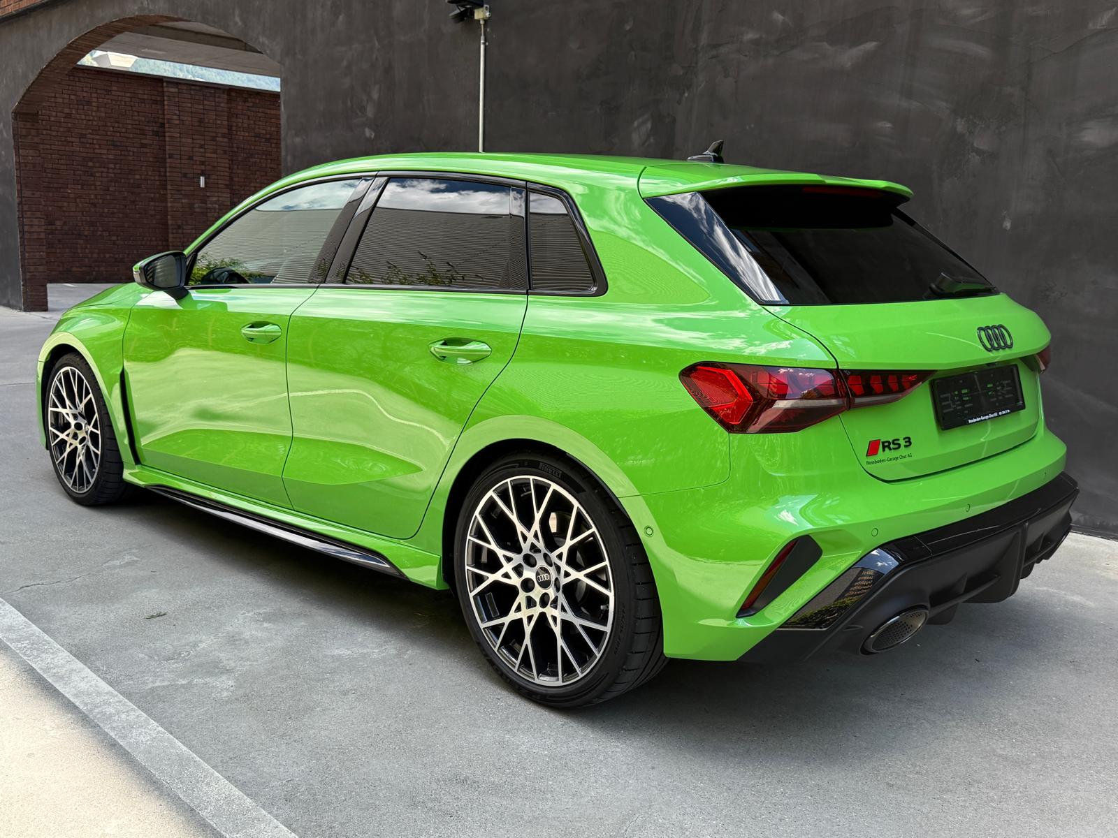 AUDI RS3 Sportback 2.5 TSI quattro S-tronic-image-5