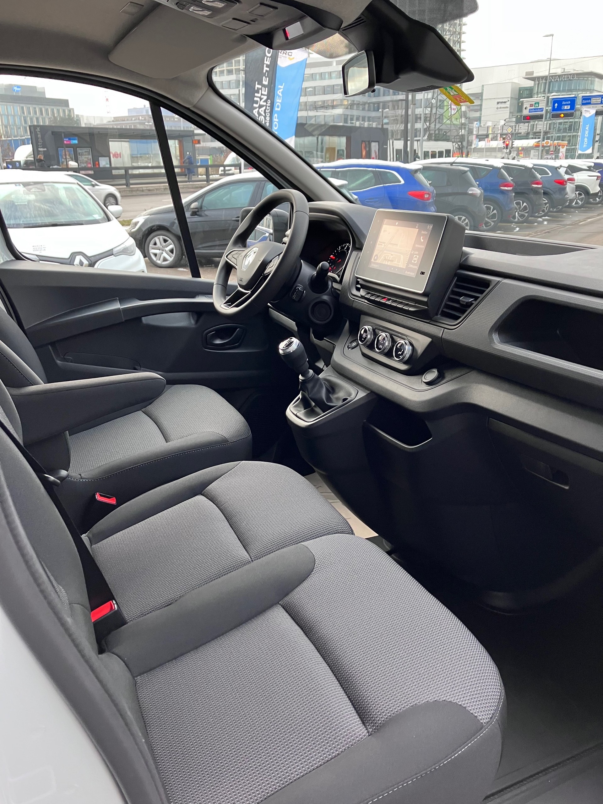 RENAULT Trafic 2.0 Blue dCi110 Advance L1H1-image-8