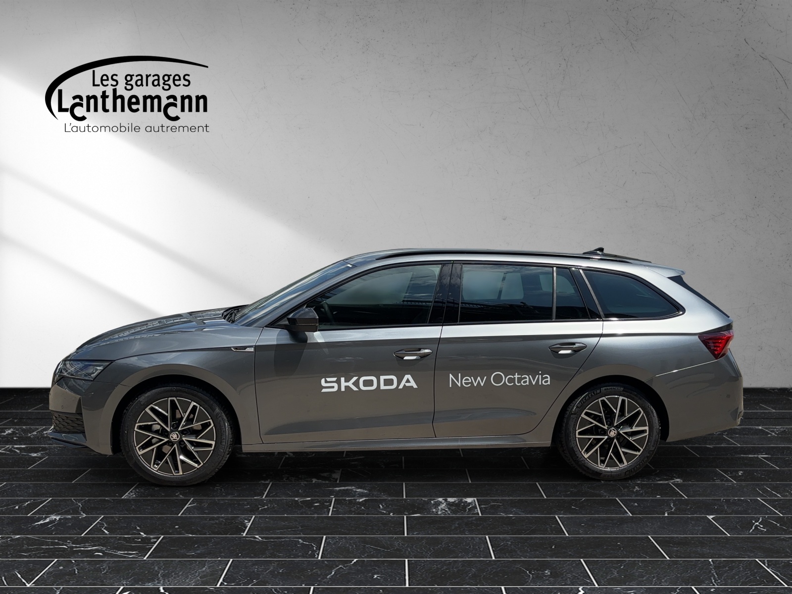 SKODA Octavia Combi 1.5 TSI mHEV DSG Sport Line-image-4