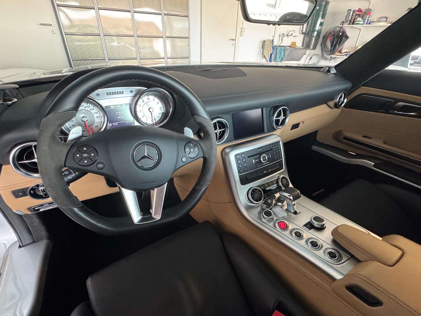 MERCEDES-BENZ SLS 63 AMG Speedshift-image-6