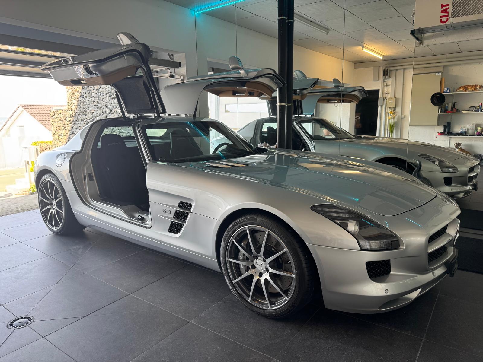 MERCEDES-BENZ SLS 63 AMG Speedshift-image-1