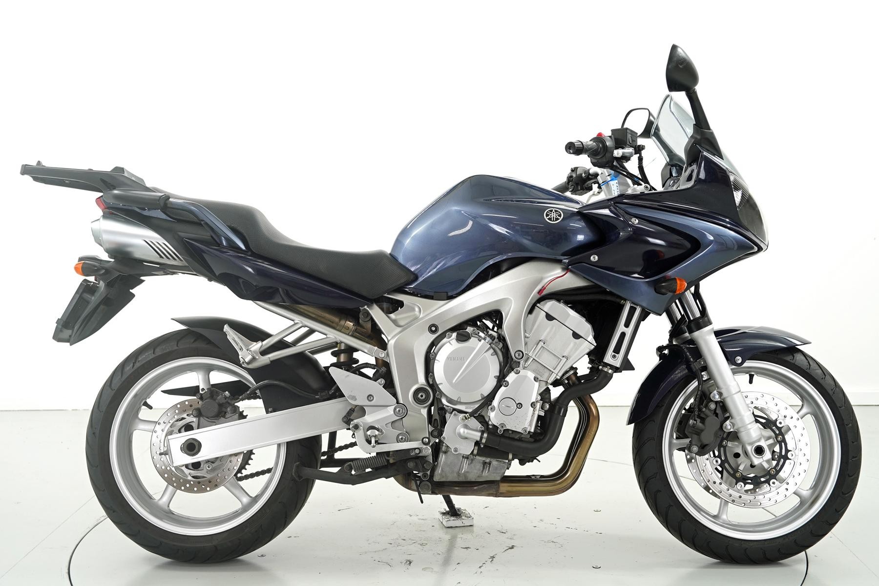 YAMAHA FZ6-S-showroom-element-3