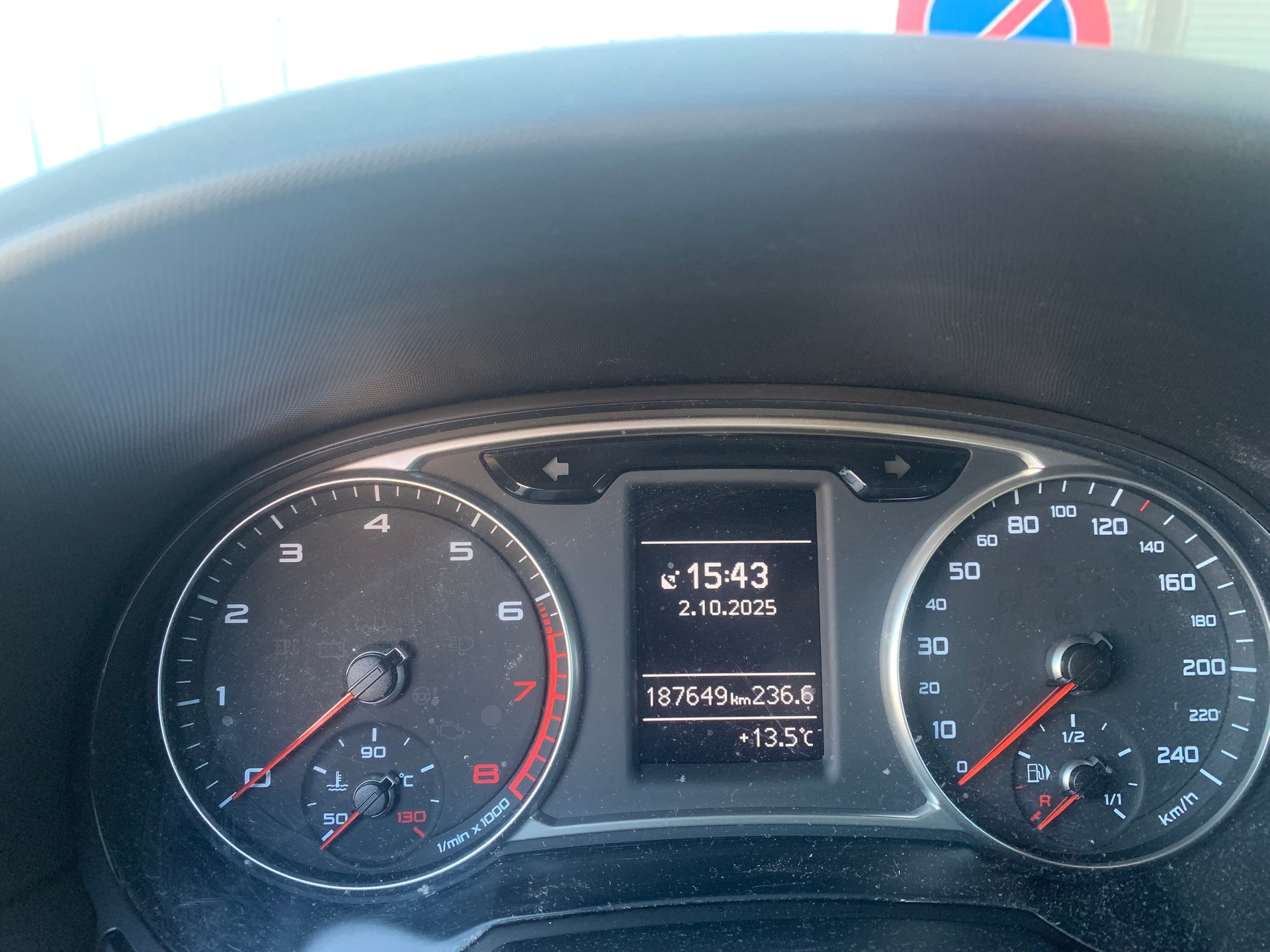 AUDI A1 1.4 TFSI Attraction S-tronic-image-16